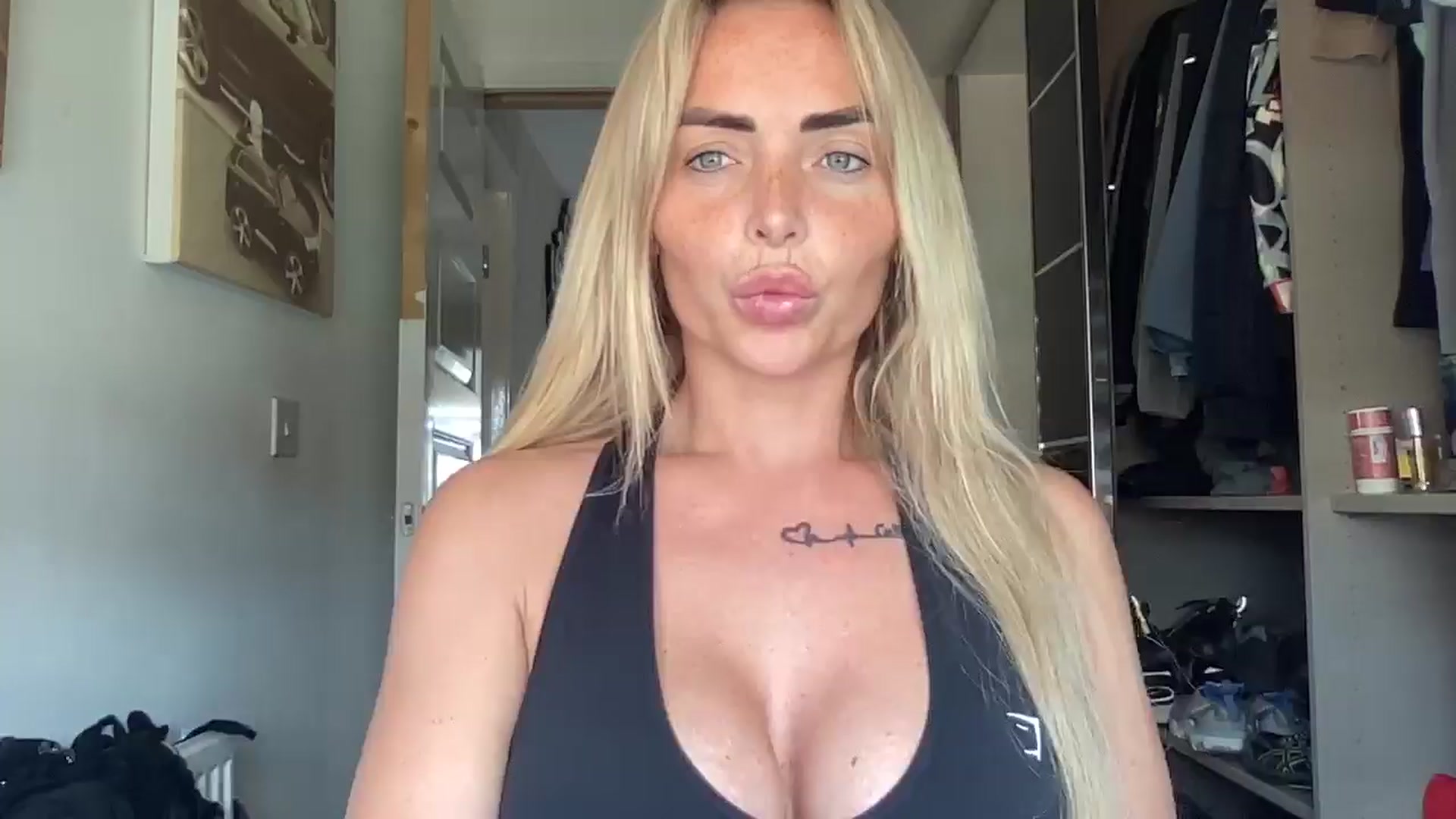 Gallery image thumbnail from kittycatxx's myfreecams stream on, 07/16/2025, 12:45 image 19 of 20