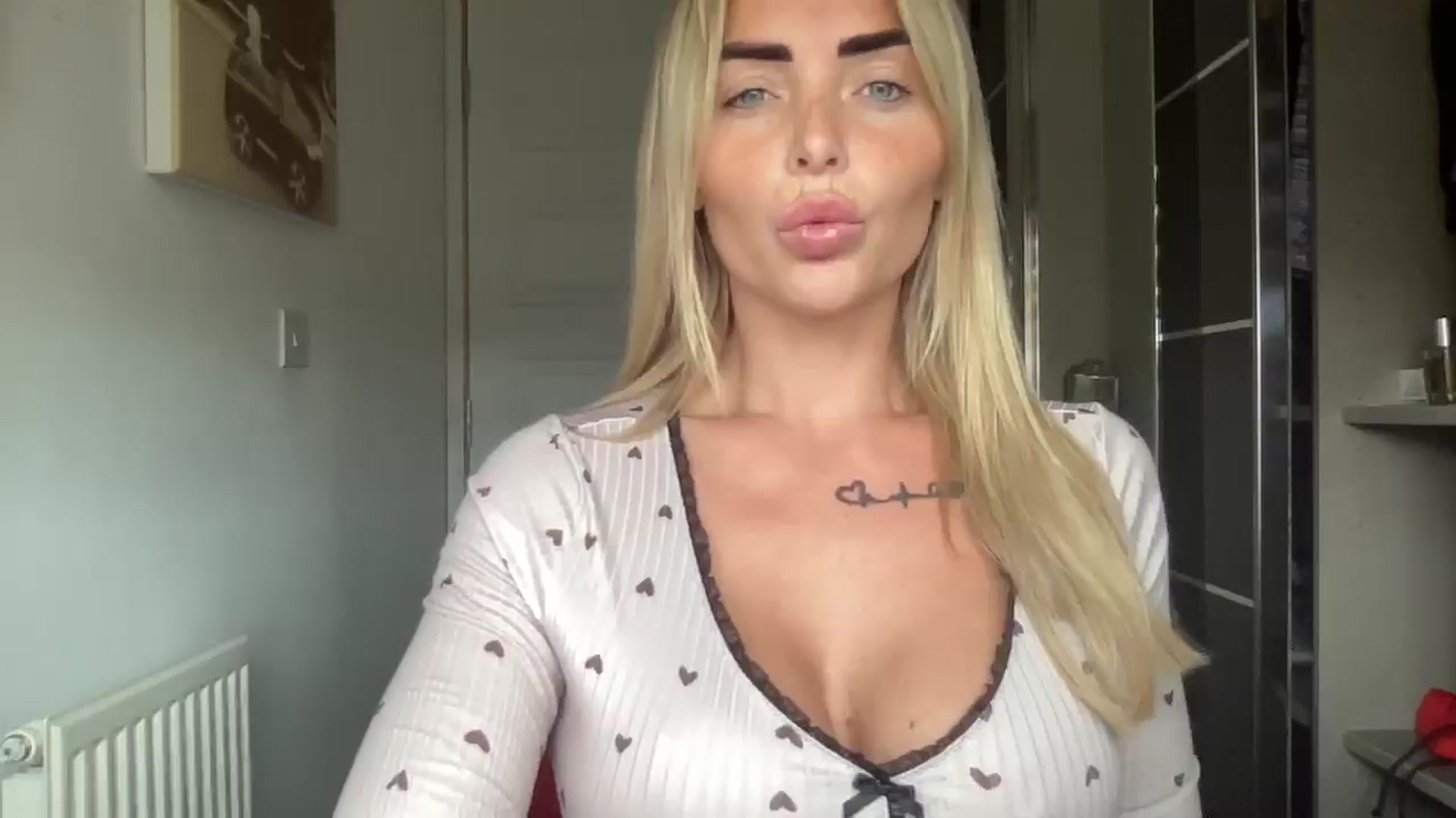 Gallery image thumbnail from kittycatxx's myfreecams stream on, 07/23/2025, 09:10 image 17 of 20