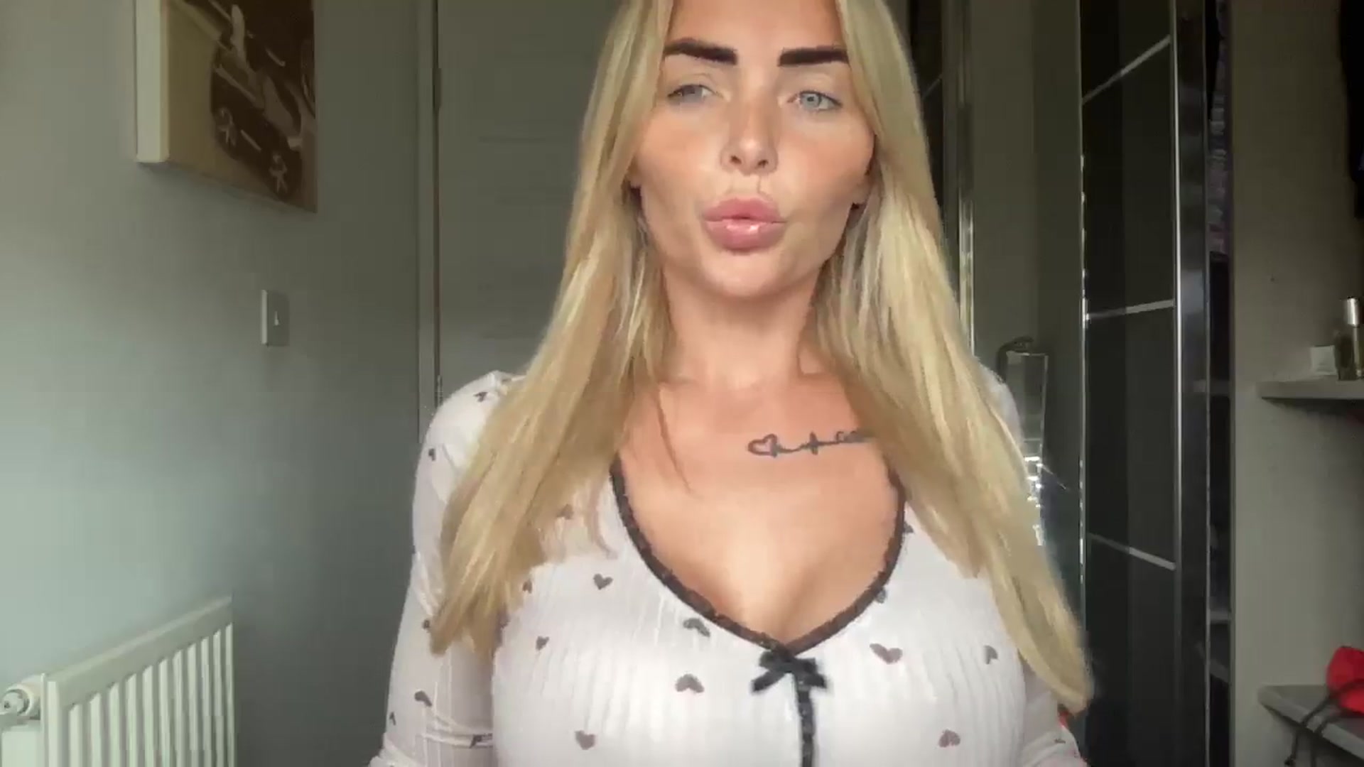 Gallery image thumbnail from kittycatxx's myfreecams stream on, 07/23/2025, 09:10 image 15 of 20