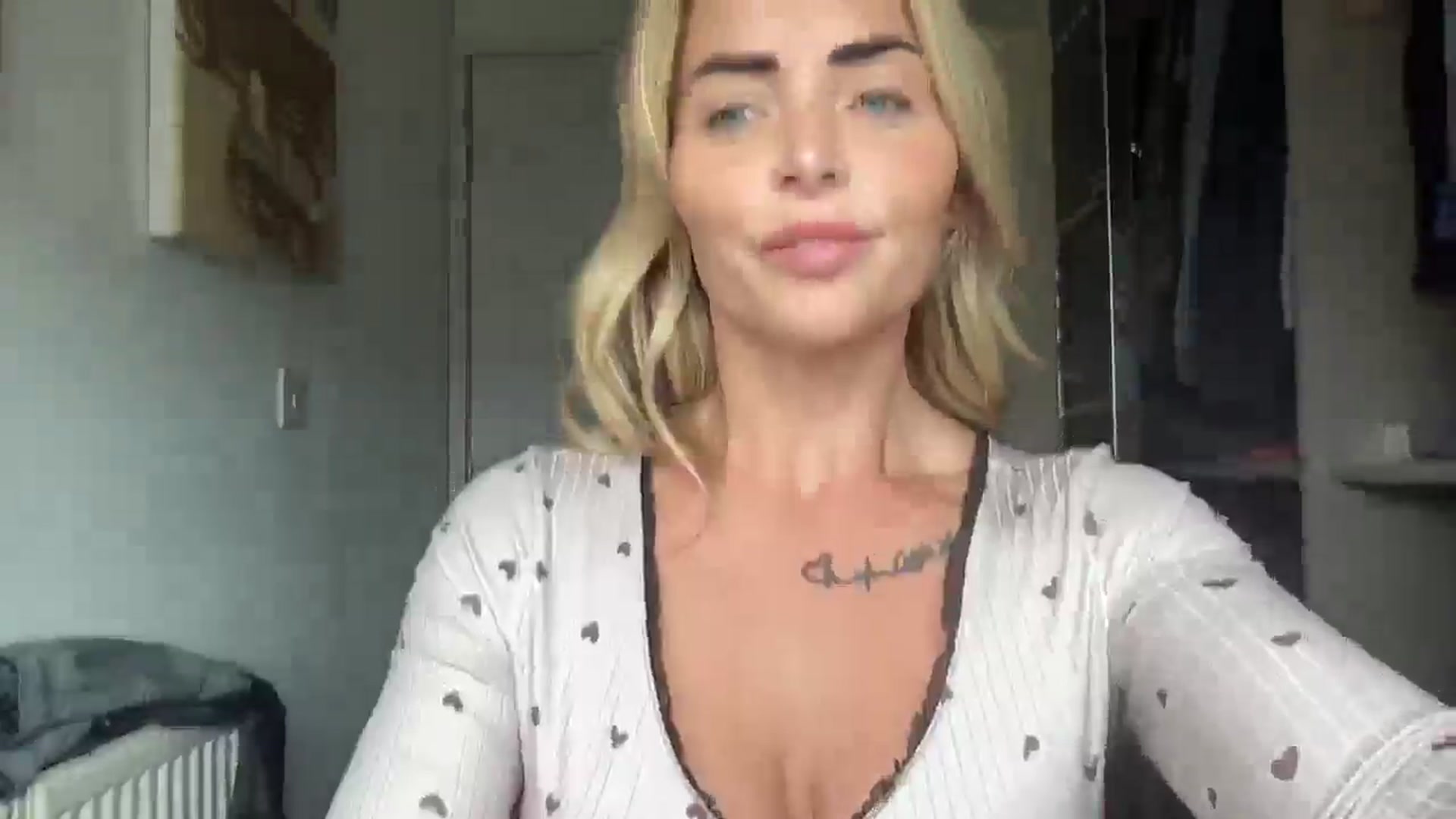 Gallery image thumbnail from kittycatxx's myfreecams stream on, 07/27/2025, 16:16 image 7 of 20