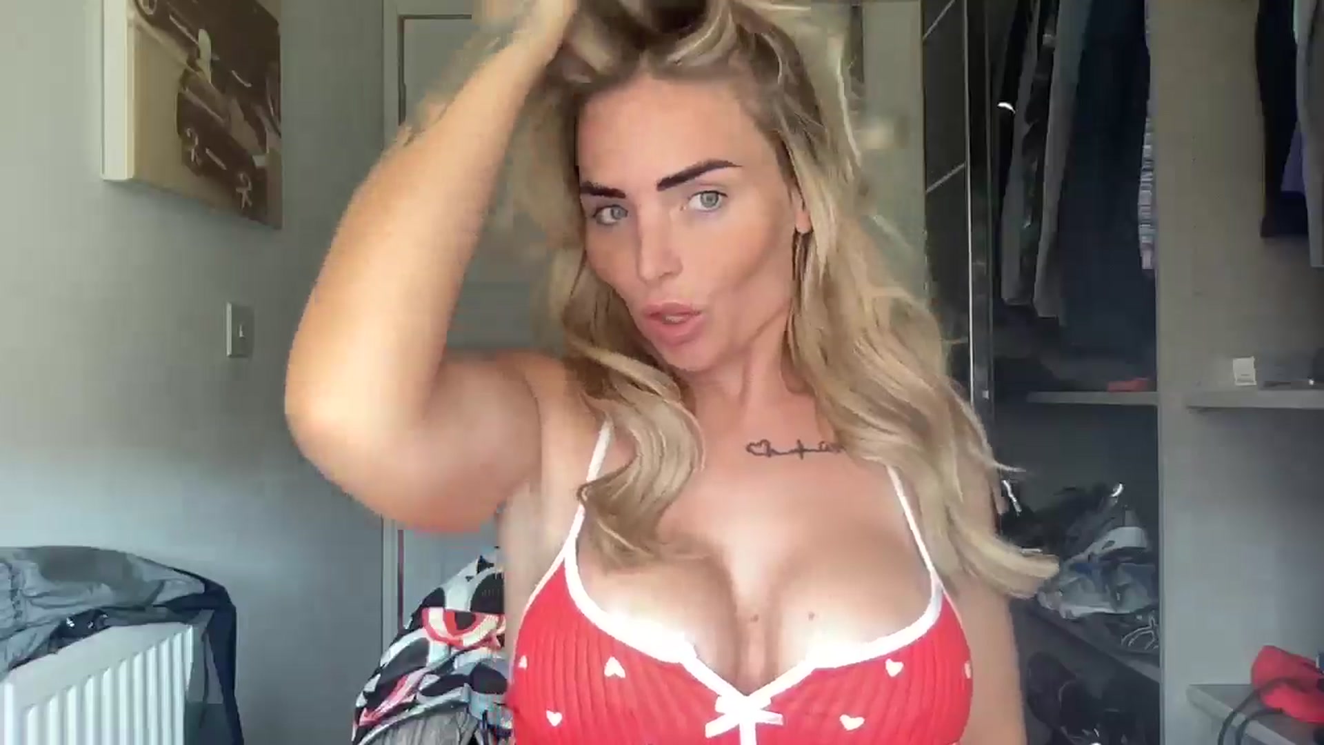 Gallery image thumbnail from kittycatxx's myfreecams stream on, 07/28/2025, 12:15 image 2 of 20