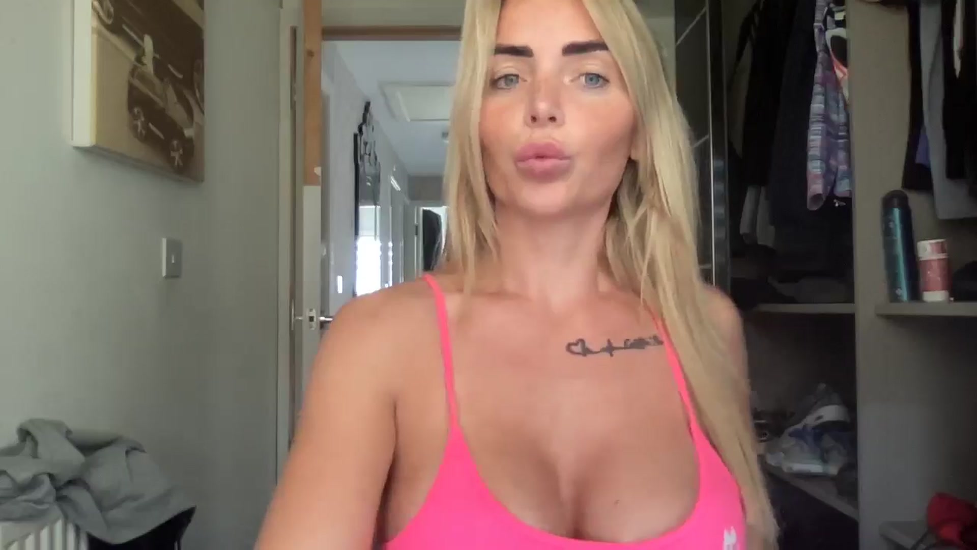 Gallery image thumbnail from kittycatxx's myfreecams stream on, 08/05/2025, 14:24 image 14 of 20