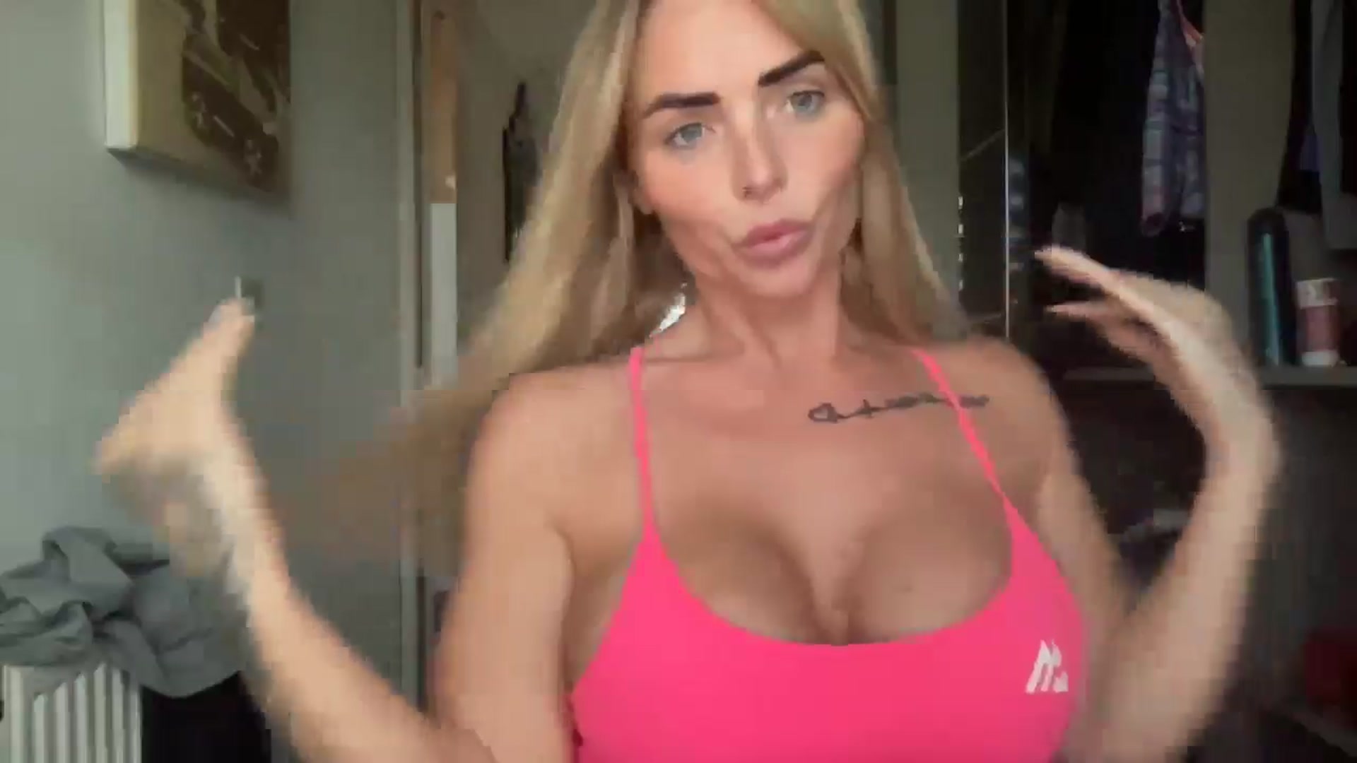 Gallery image thumbnail from kittycatxx's myfreecams stream on, 08/05/2025, 19:39 image 8 of 20
