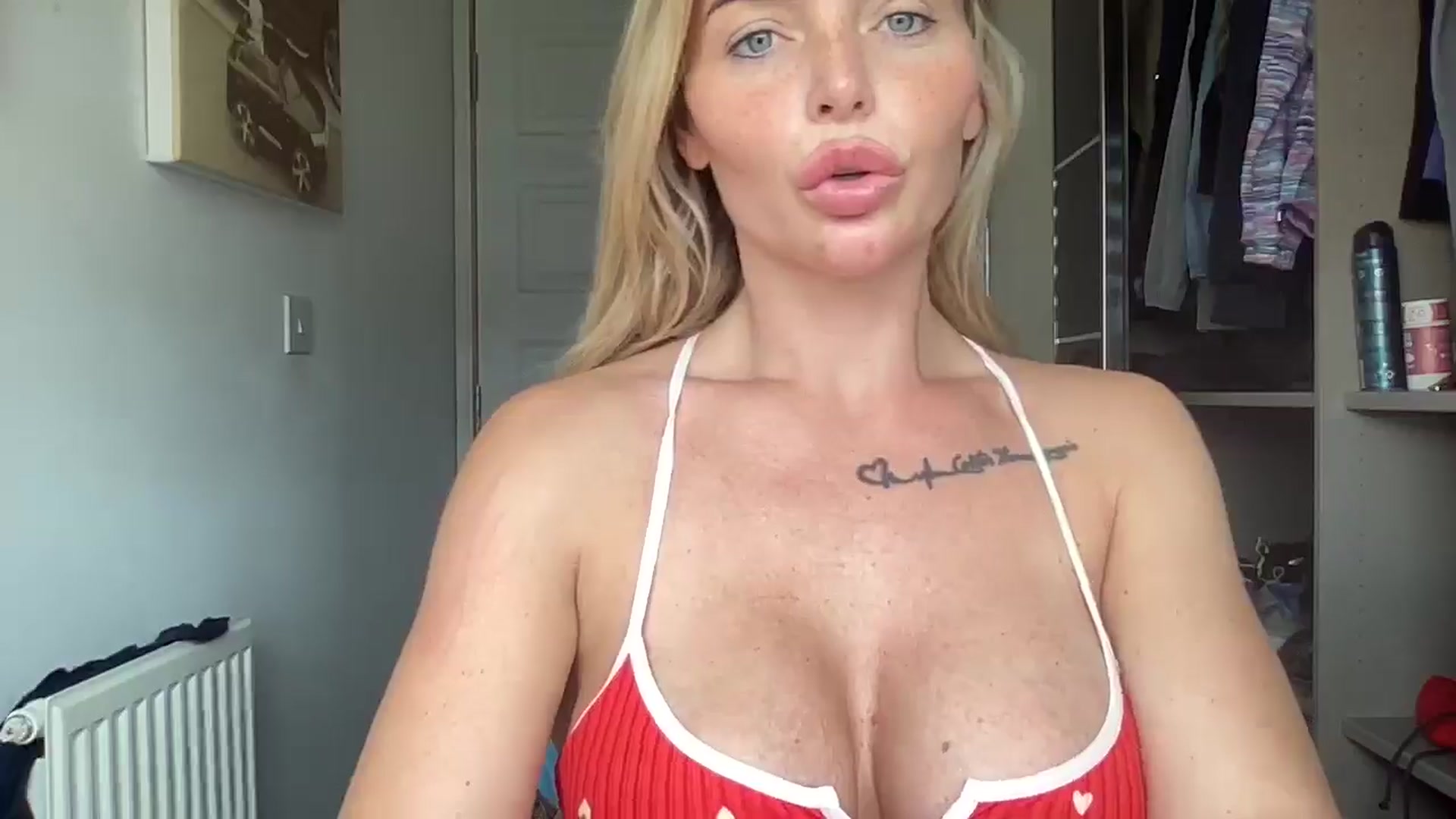 Gallery image thumbnail from kittycatxx's myfreecams stream on, 08/10/2025, 15:25 image 19 of 20