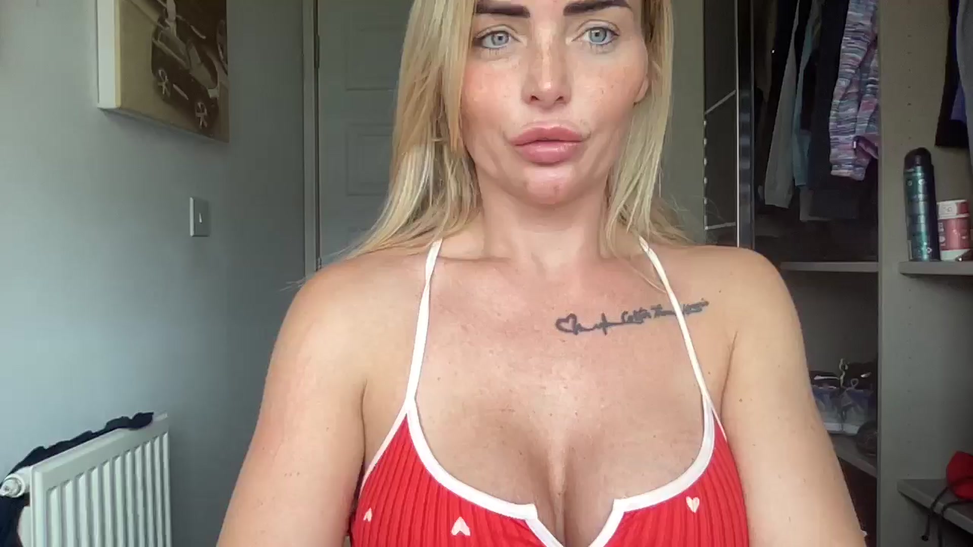 Gallery image thumbnail from kittycatxx's myfreecams stream on, 08/10/2025, 15:35 image 7 of 20