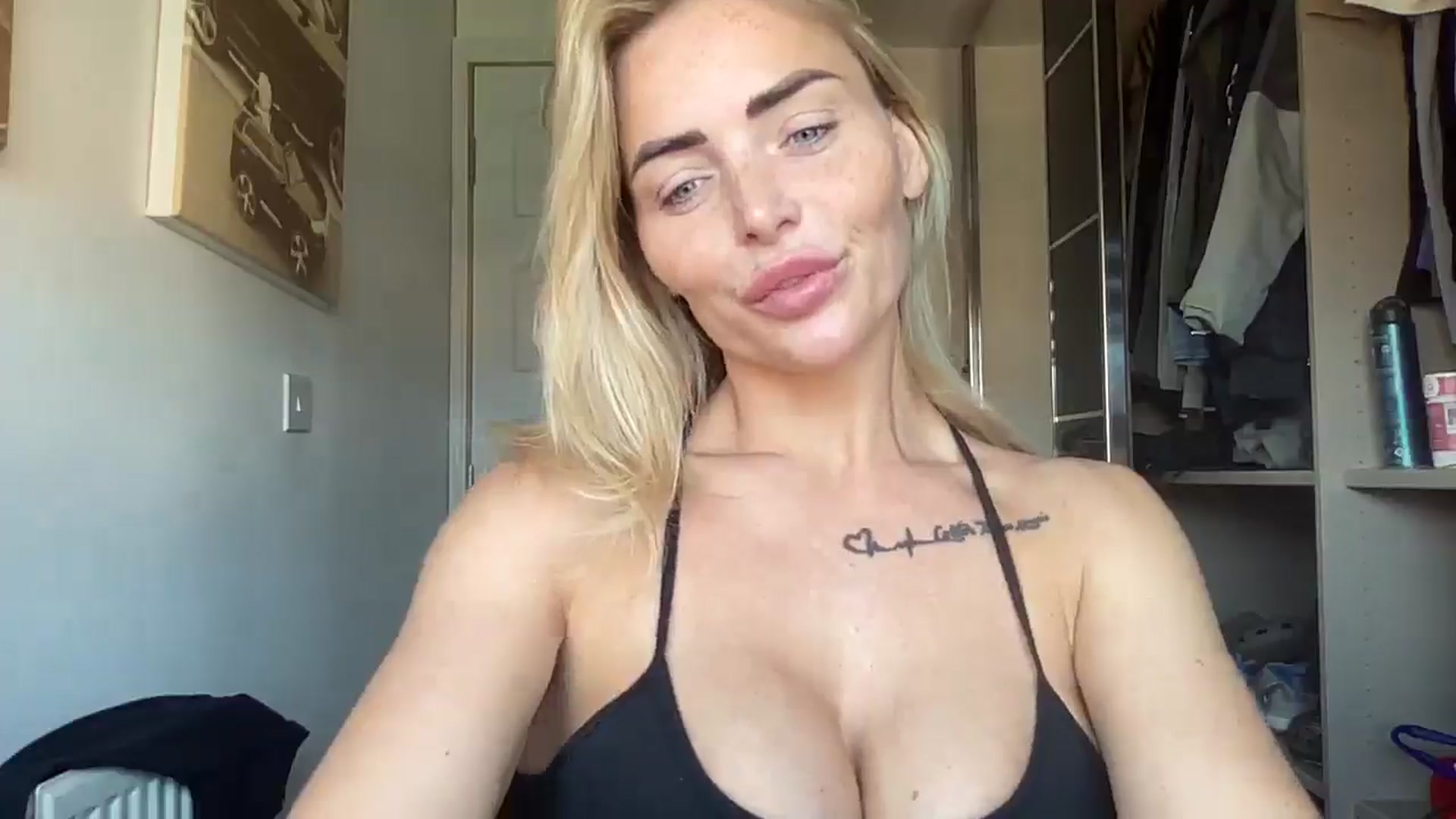 Gallery image thumbnail from kittycatxx's myfreecams stream on, 08/17/2025, 09:55 image 14 of 20