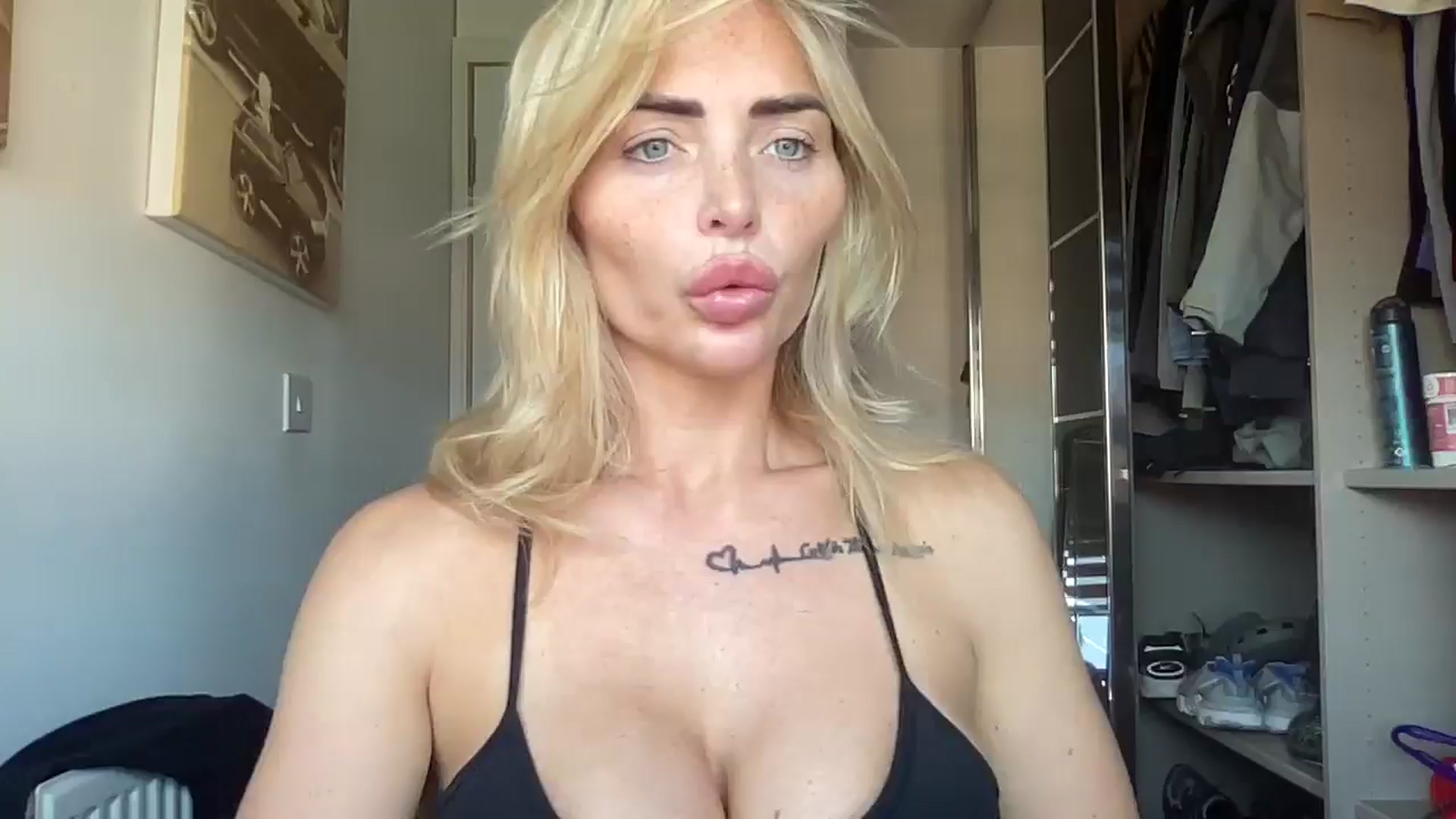 Gallery image thumbnail from kittycatxx's myfreecams stream on, 08/17/2025, 09:55 image 18 of 20
