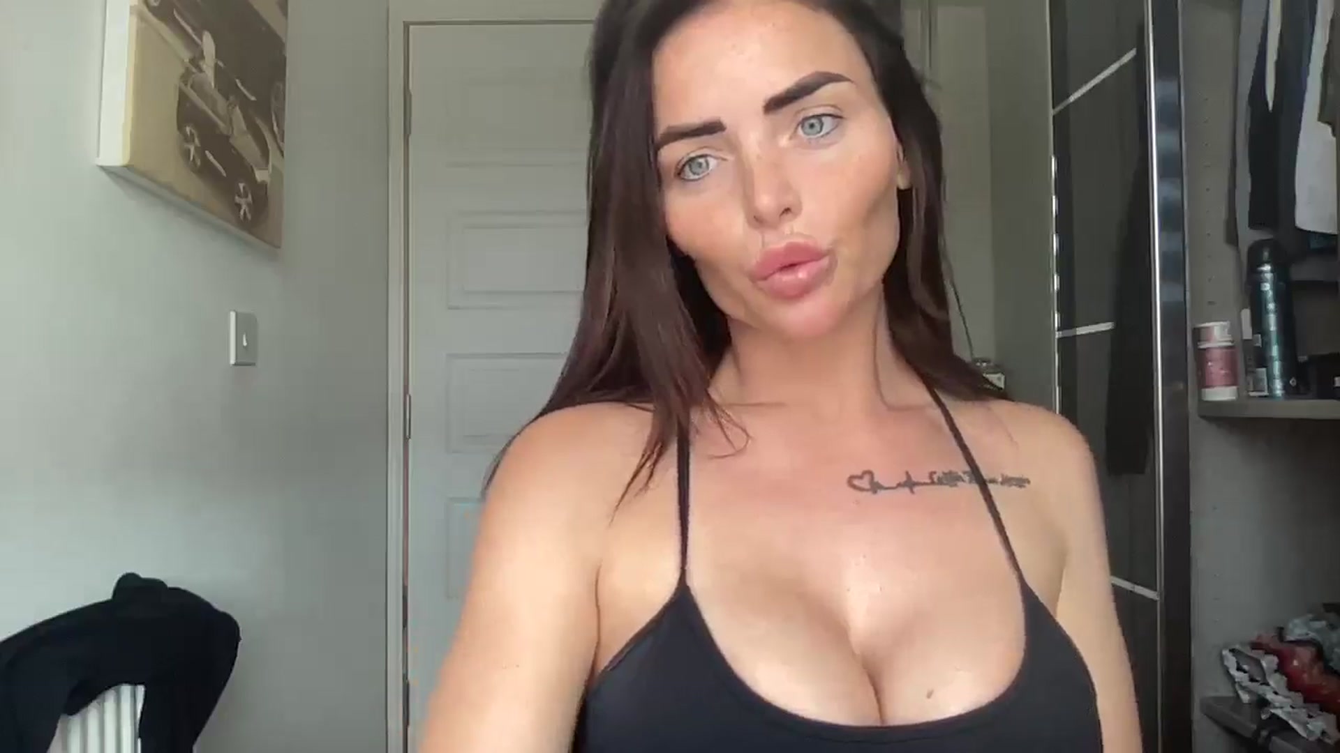 Gallery image thumbnail from kittycatxx's myfreecams stream on, 08/25/2025, 10:48 image 18 of 20