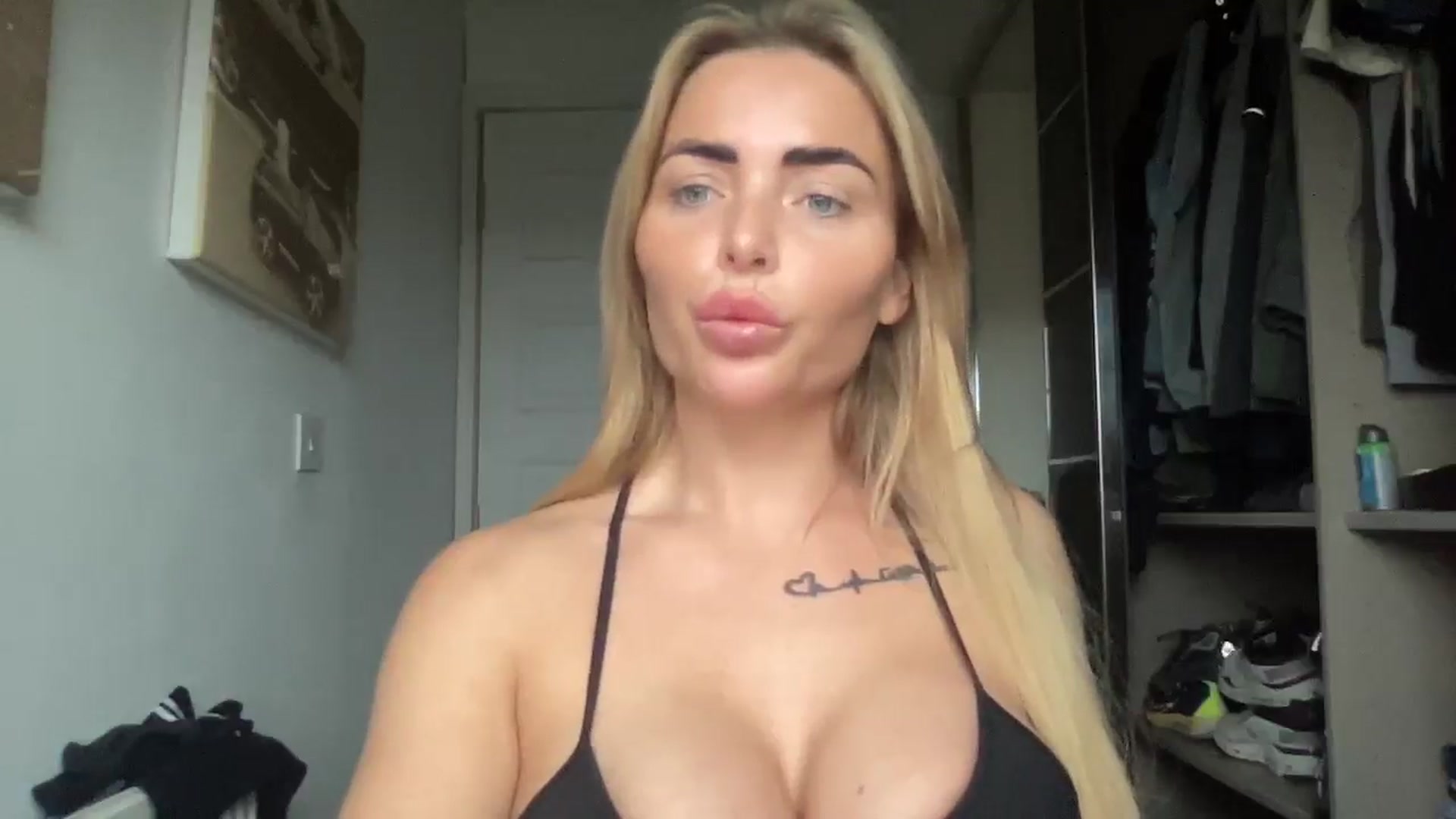 Gallery image thumbnail from kittycatxx's myfreecams stream on, 01/11/2026, 11:24 image 17 of 20
