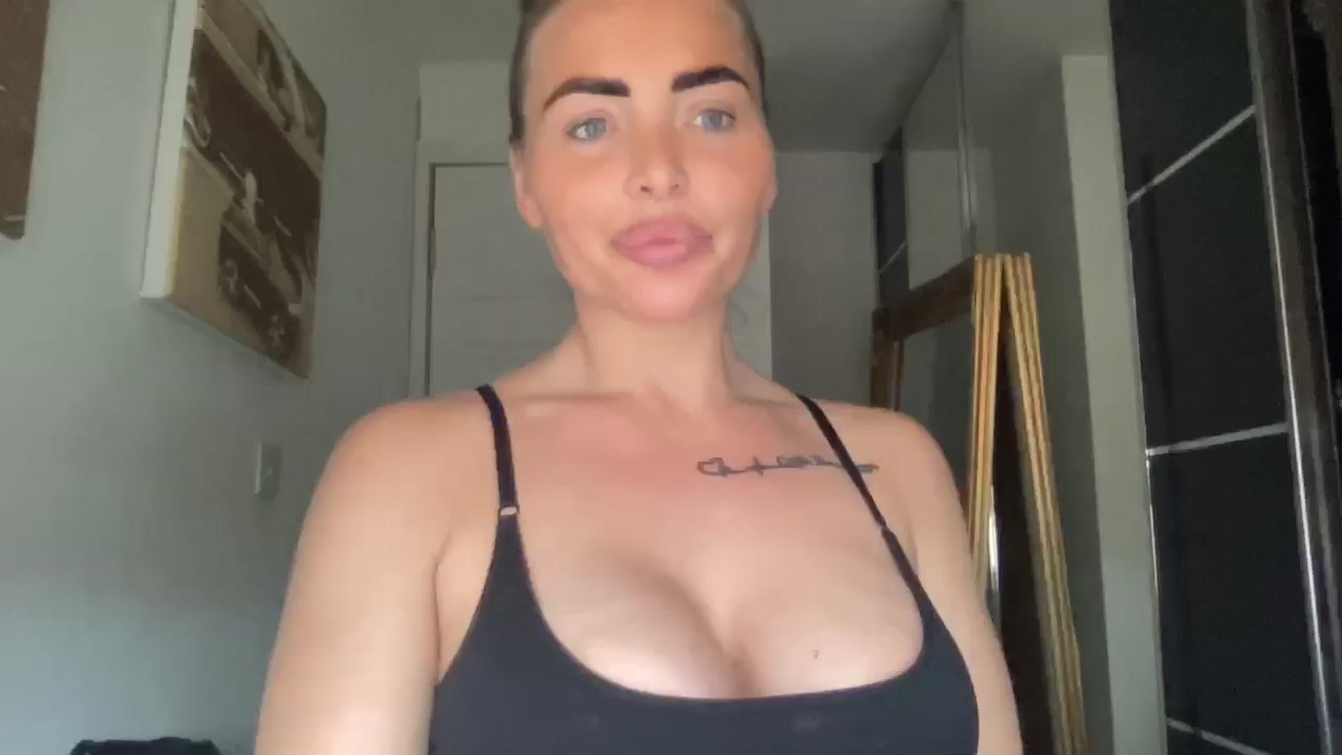 Gallery image thumbnail from kittycatxx's myfreecams stream on, 01/26/2026, 11:33 image 13 of 20