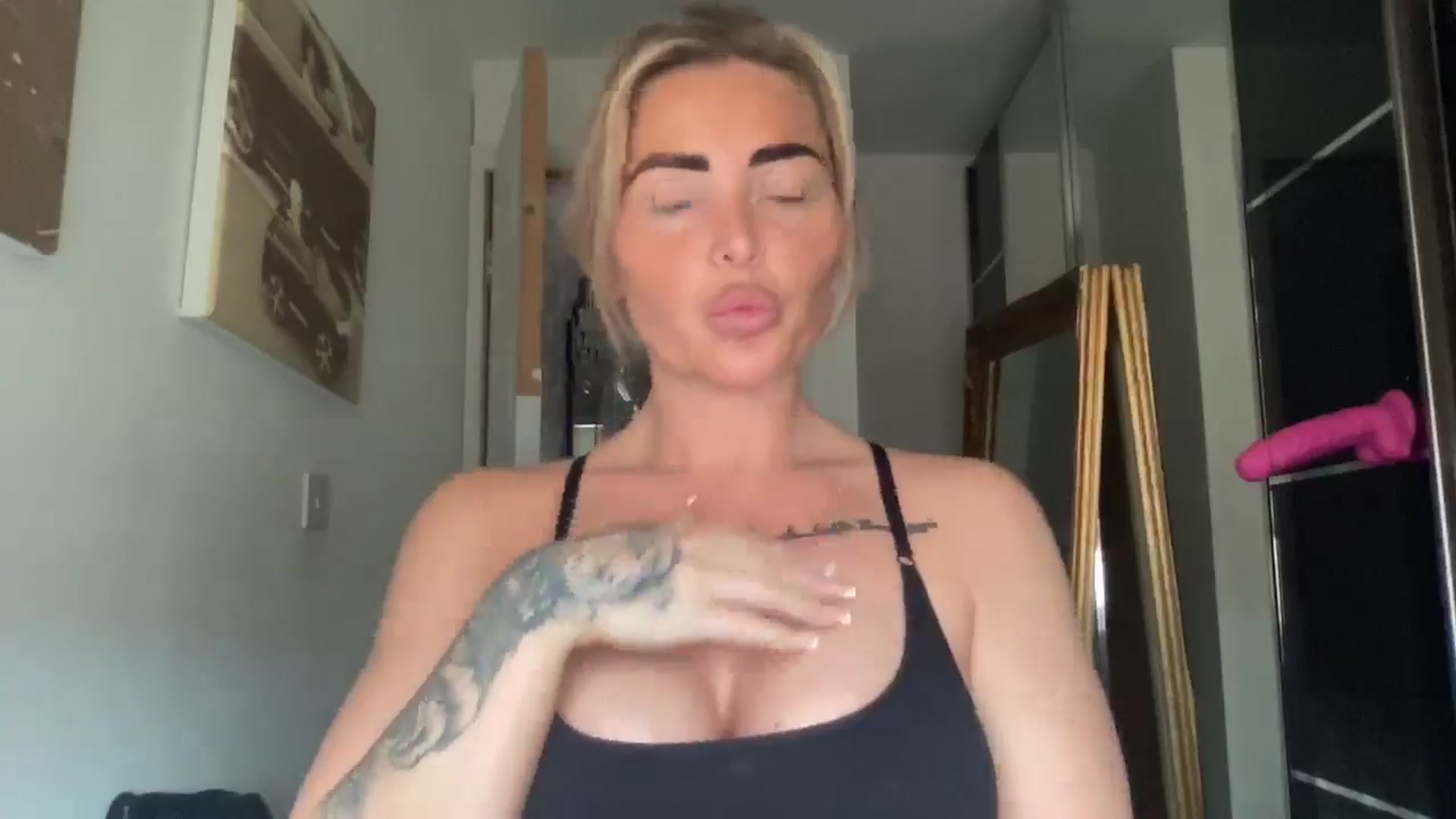 Gallery image thumbnail from kittycatxx's myfreecams stream on, 01/26/2026, 13:53 image 6 of 20