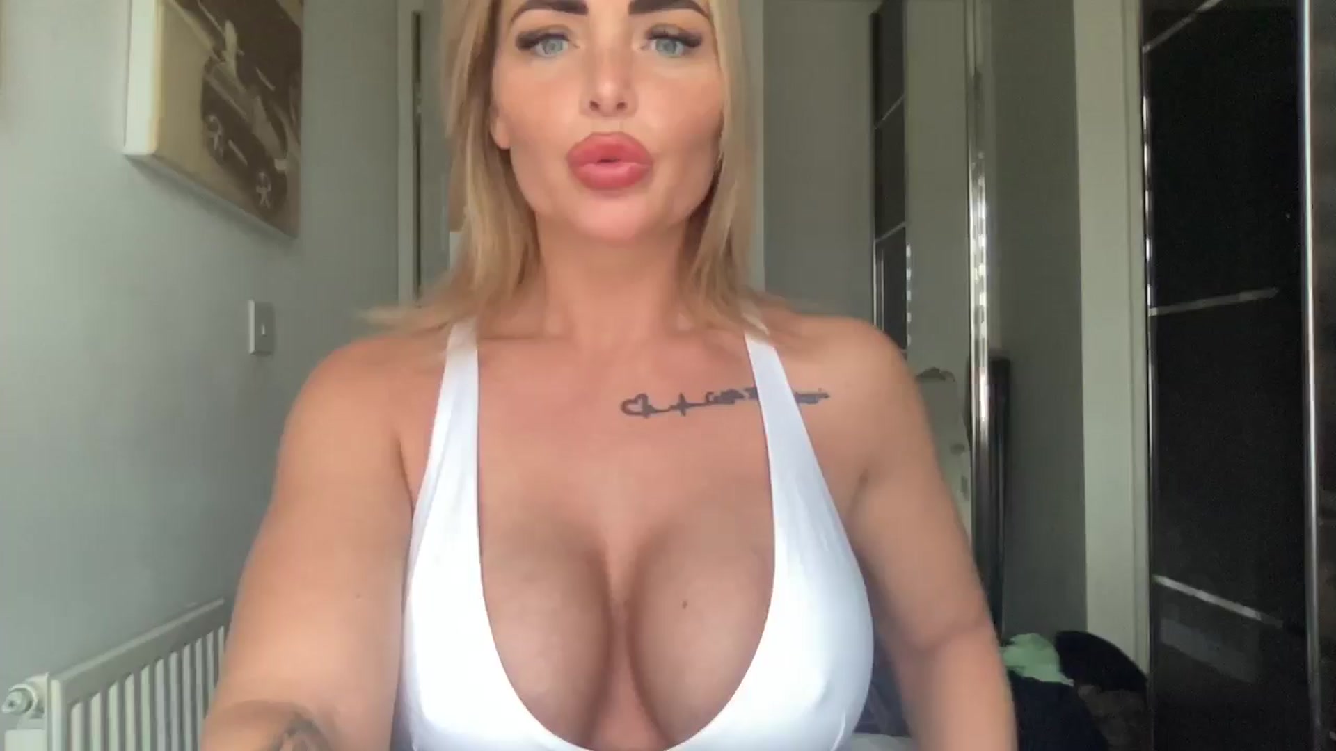 Gallery image thumbnail from kittycatxx's myfreecams stream on, 01/30/2026, 11:32 image 1 of 20
