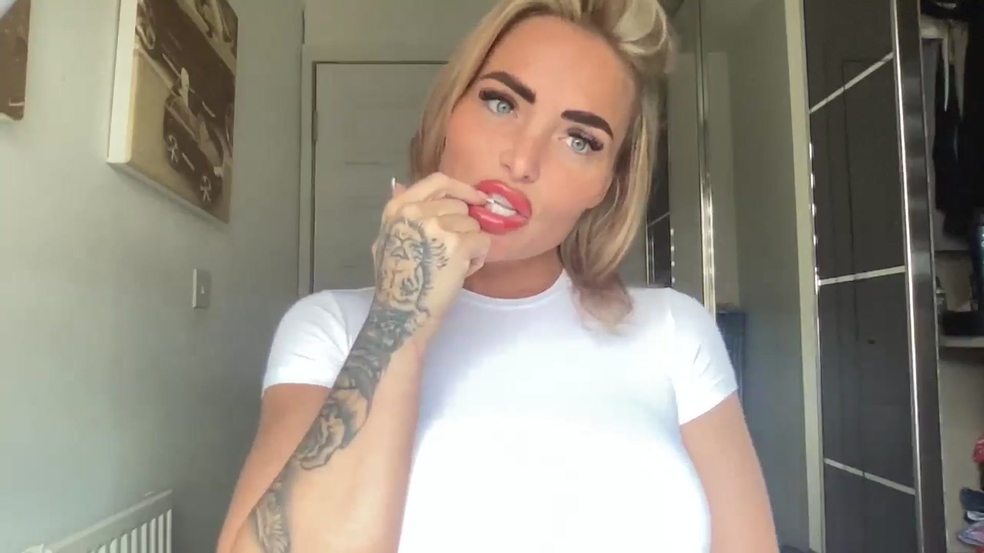 Gallery image thumbnail from kittycatxx's myfreecams stream on, 02/01/2026, 13:02 image 16 of 20