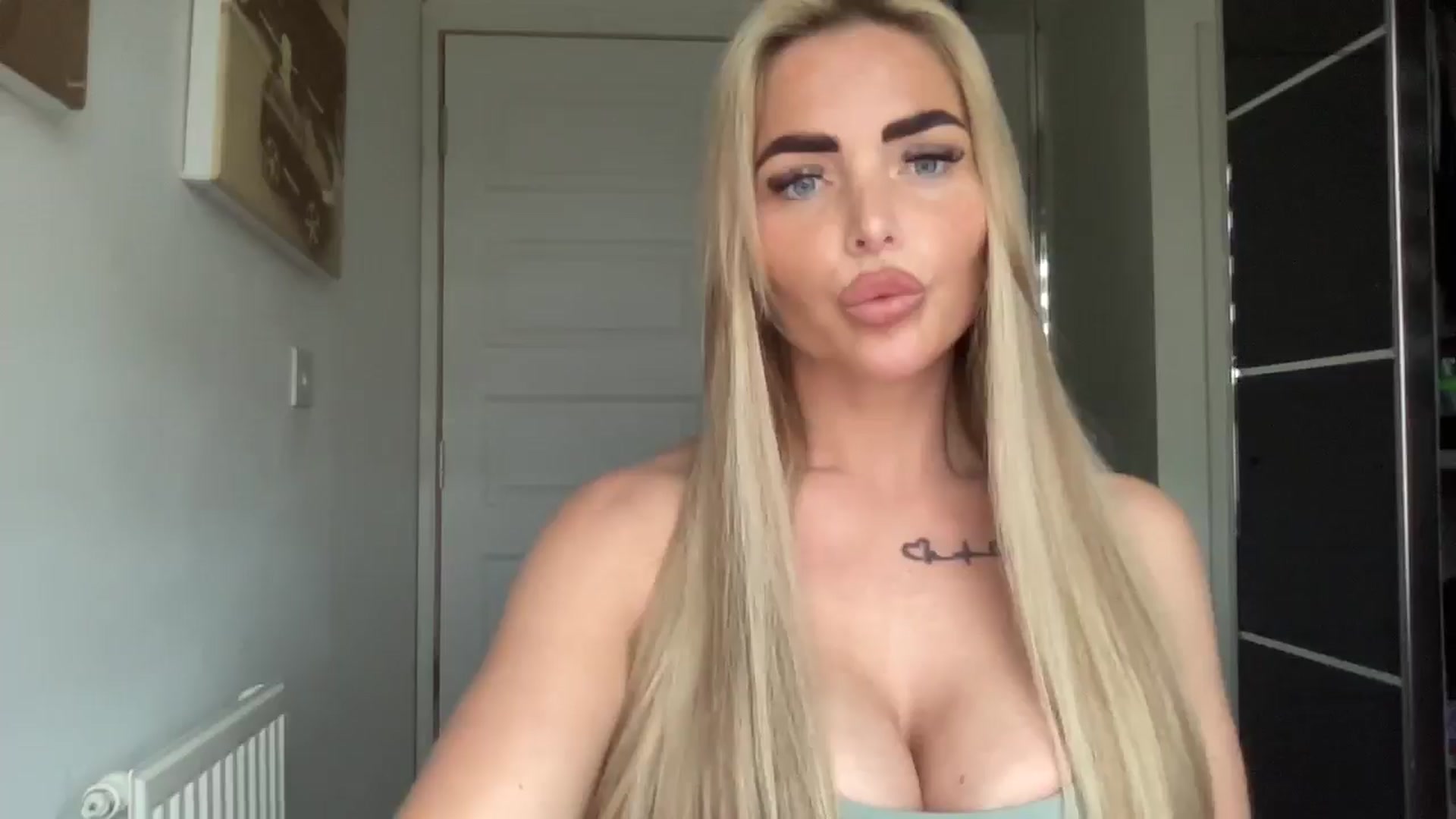 Gallery image thumbnail from kittycatxx's myfreecams stream on, 02/13/2026, 12:31 image 19 of 20