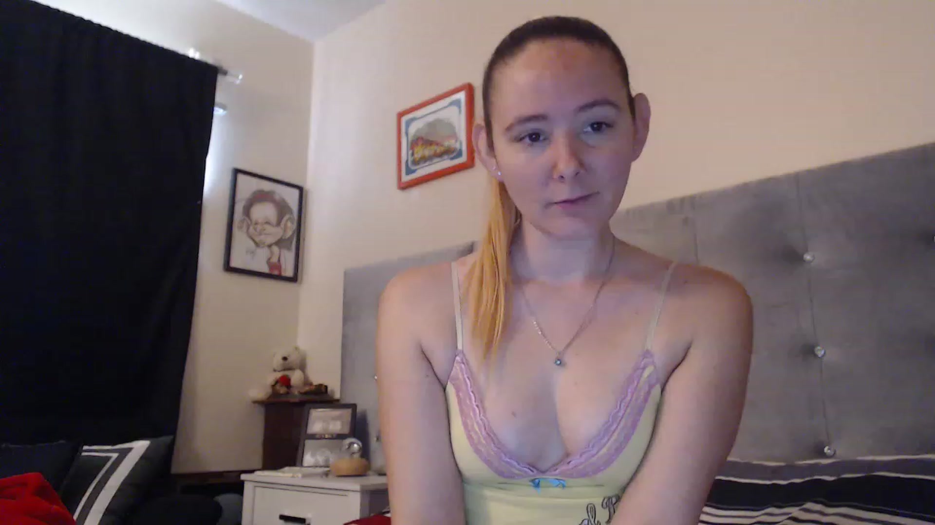 Gallery image thumbnail from kittykimba's myfreecams stream on, 01/16/2023, 17:01 image 6 of 20