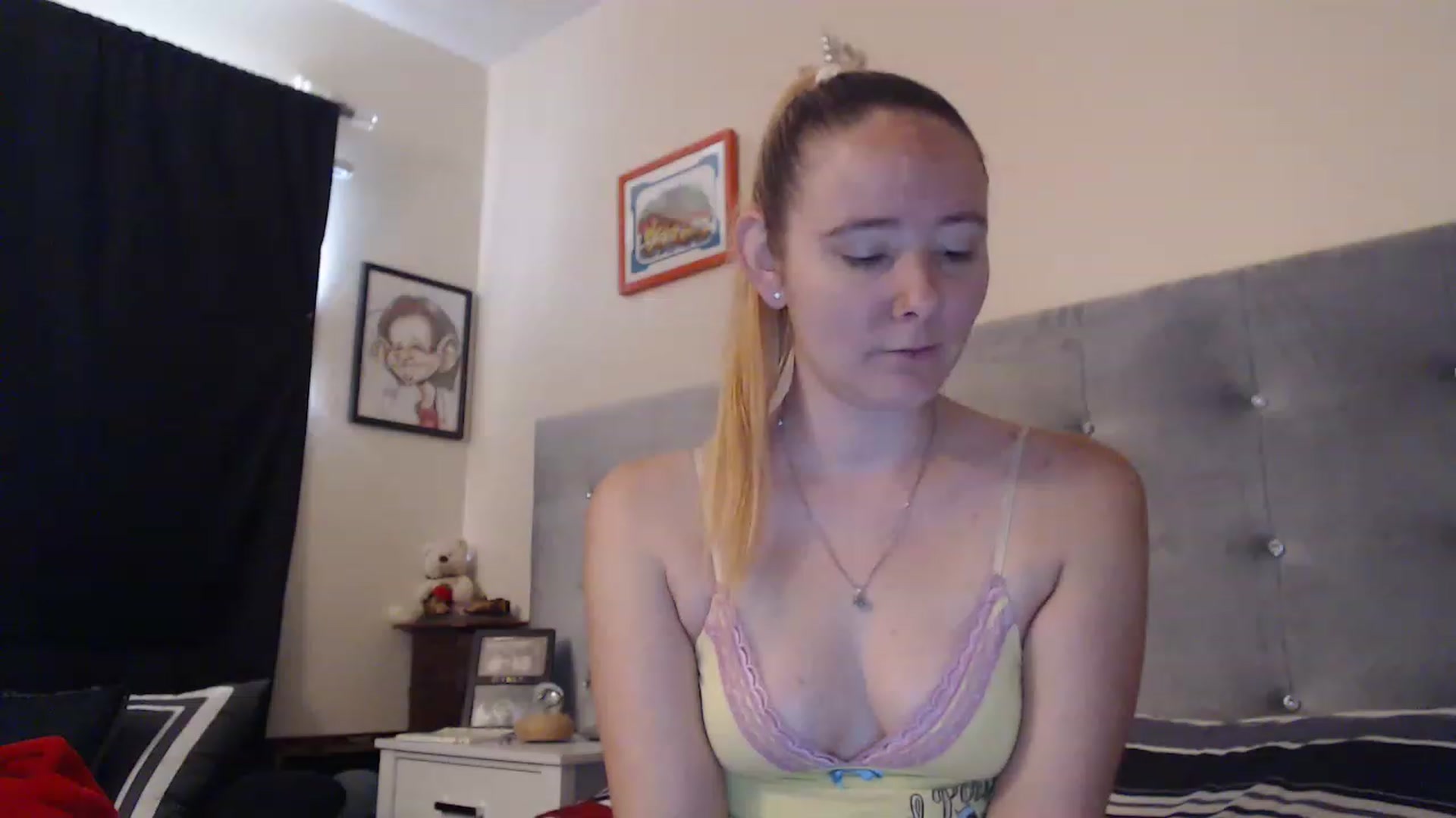 Gallery image thumbnail from kittykimba's myfreecams stream on, 01/16/2023, 17:01 image 3 of 20