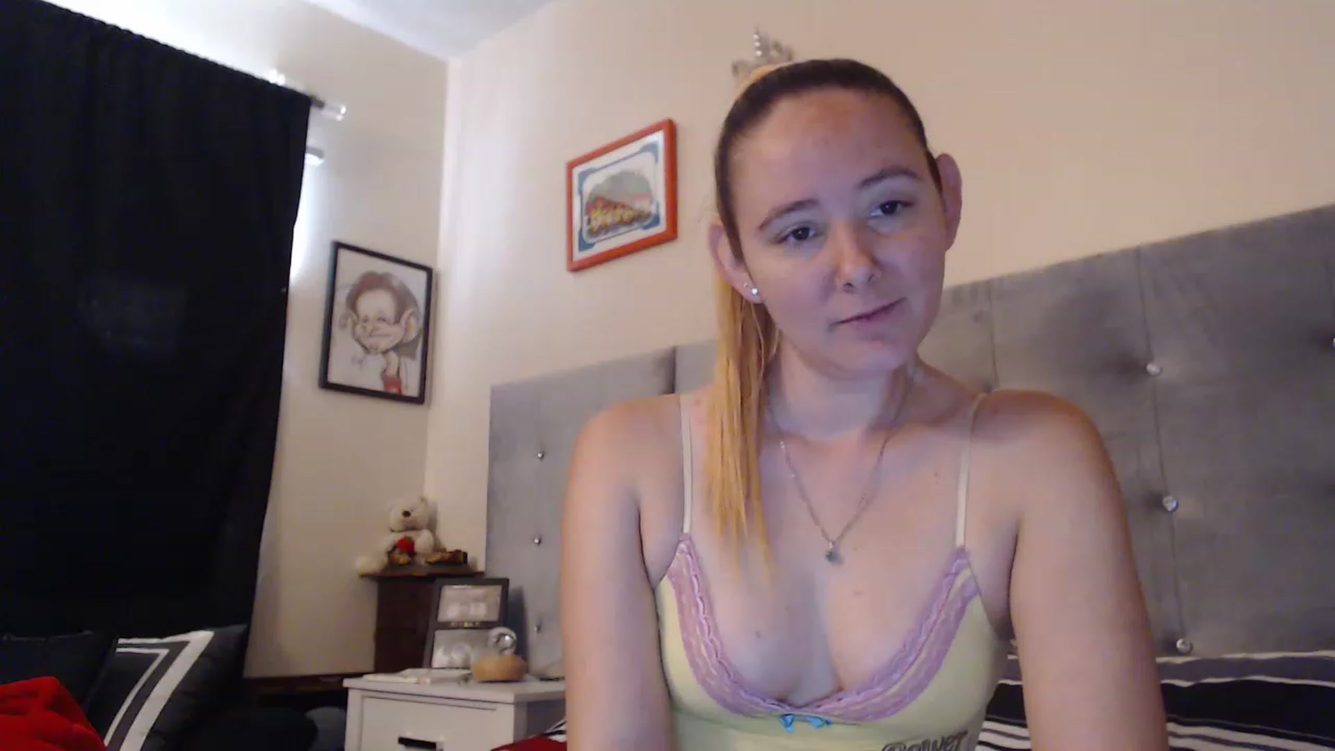 Gallery image thumbnail from kittykimba's myfreecams stream on, 01/16/2023, 17:01 image 20 of 20