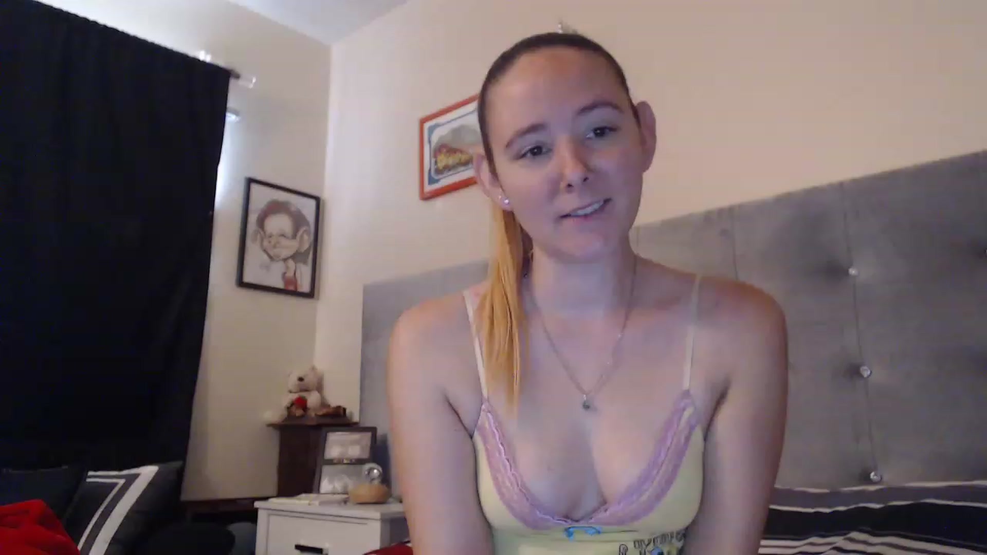 Gallery image thumbnail from kittykimba's myfreecams stream on, 01/16/2023, 17:01 image 8 of 20