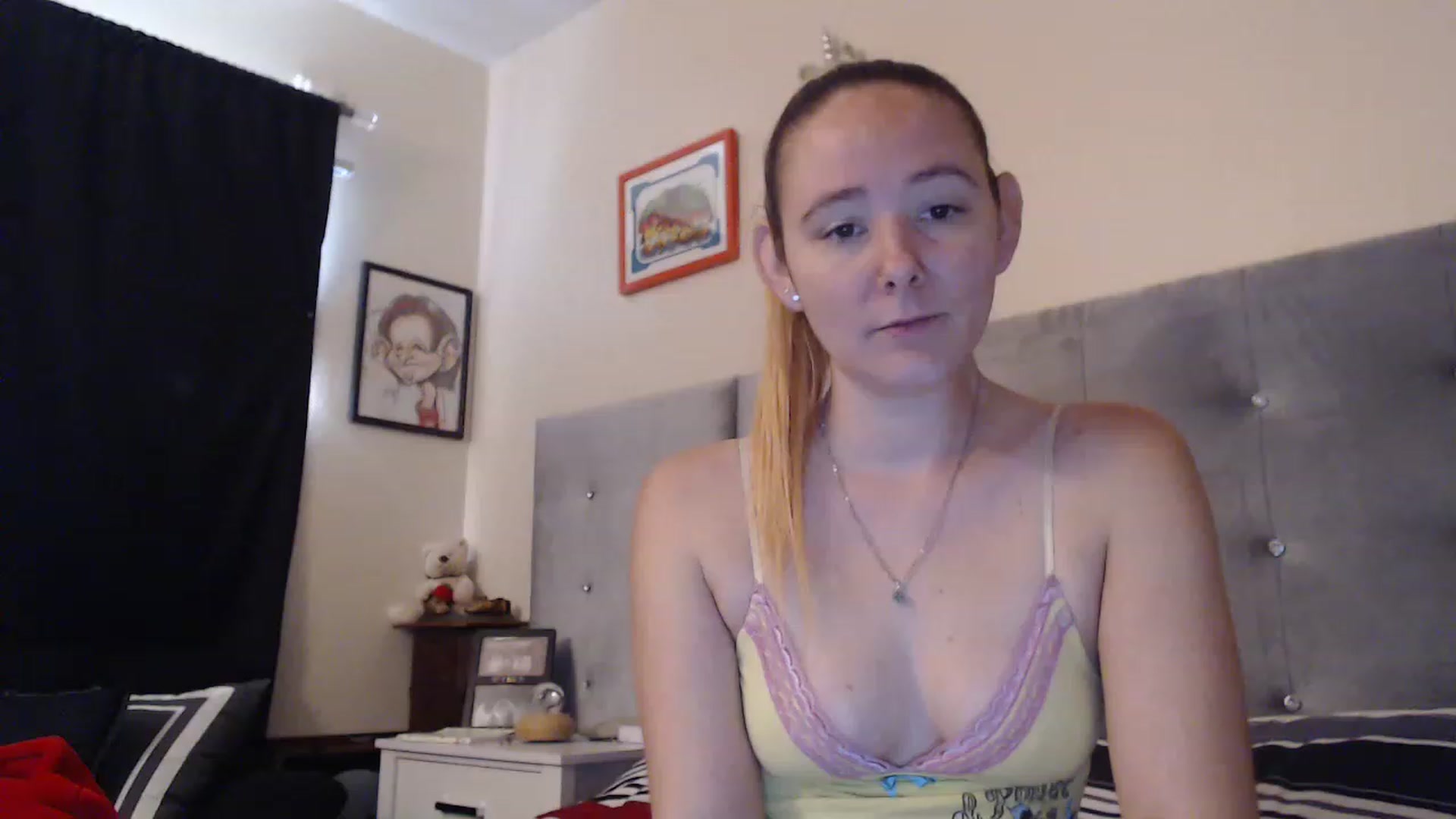 Gallery image thumbnail from kittykimba's myfreecams stream on, 01/16/2023, 17:01 image 14 of 20