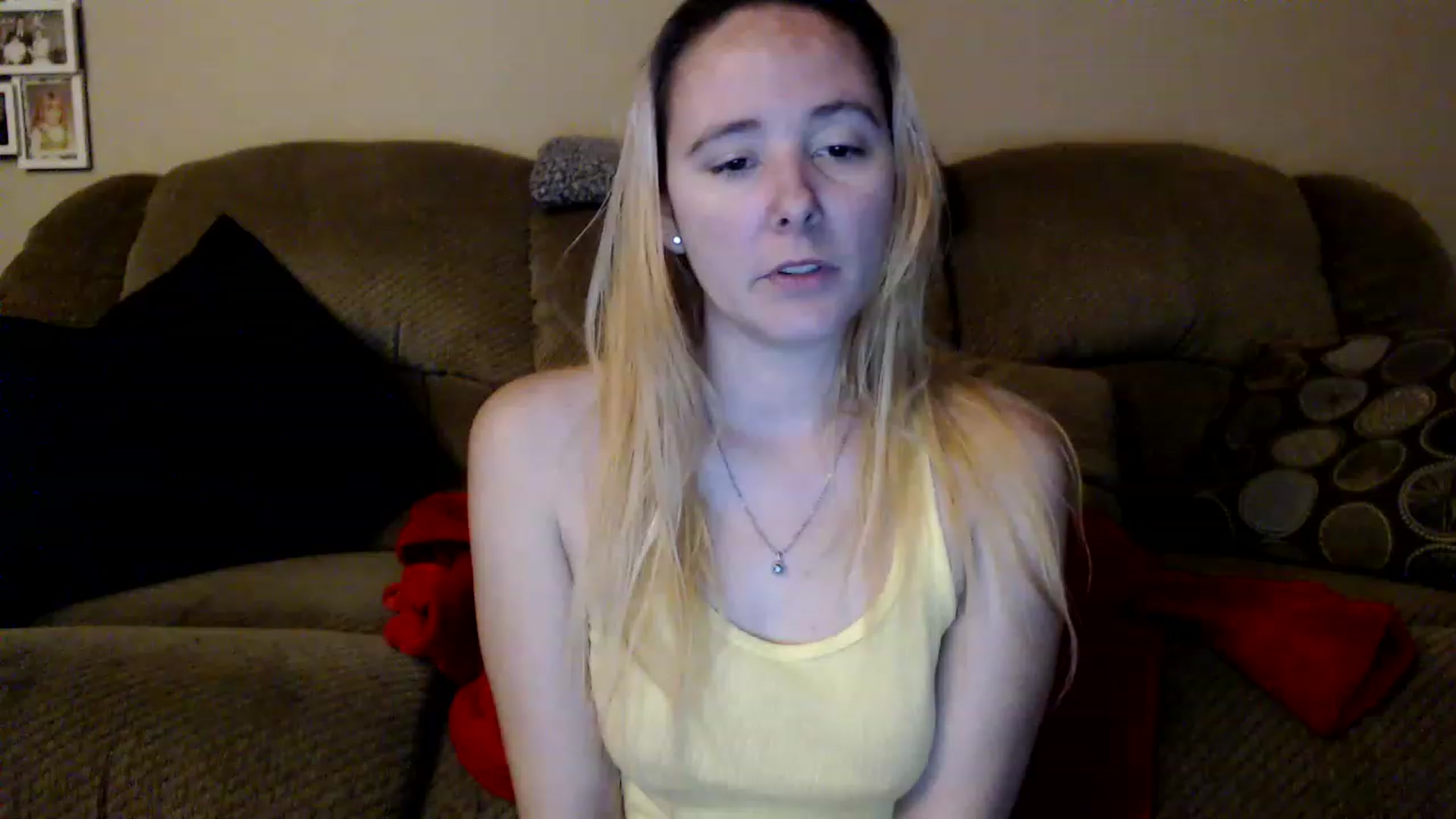 Gallery image thumbnail from kittykimba's myfreecams stream on, 01/17/2023, 07:30 image 12 of 20