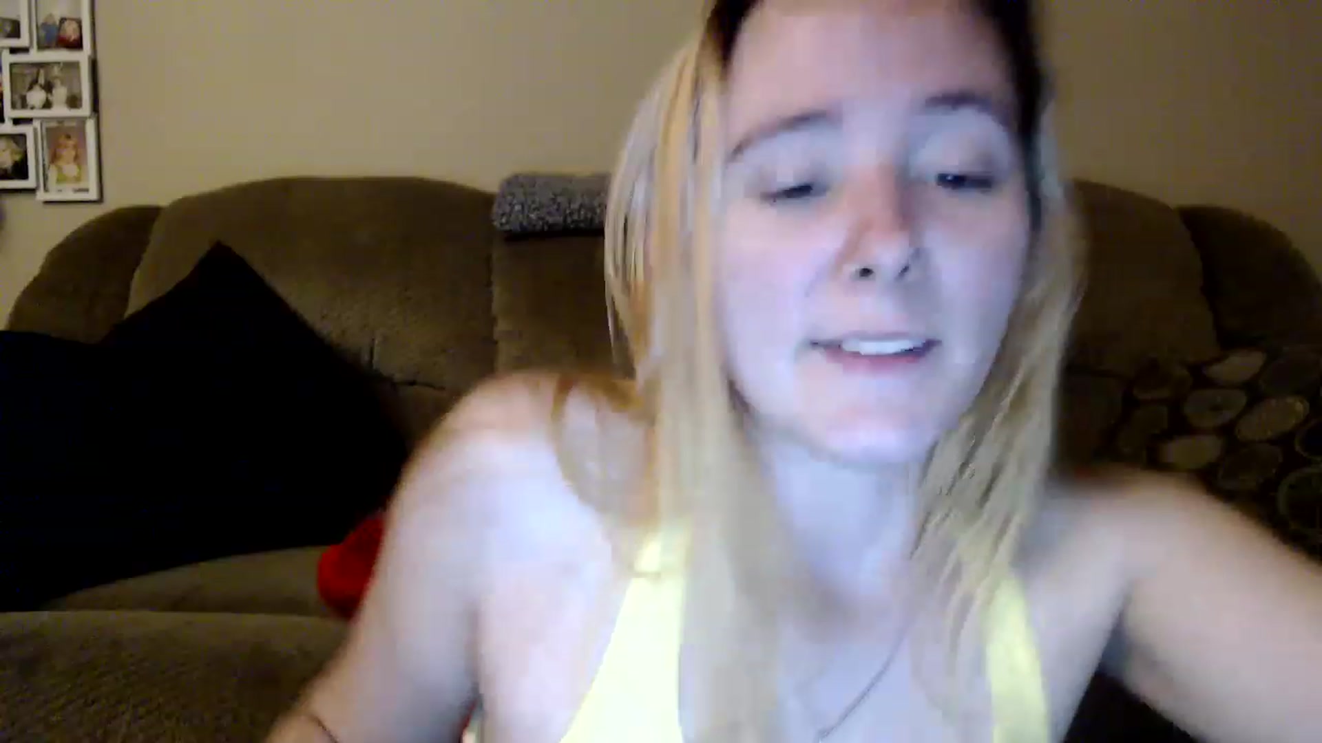 Gallery image thumbnail from kittykimba's myfreecams stream on, 01/17/2023, 07:30 image 14 of 20