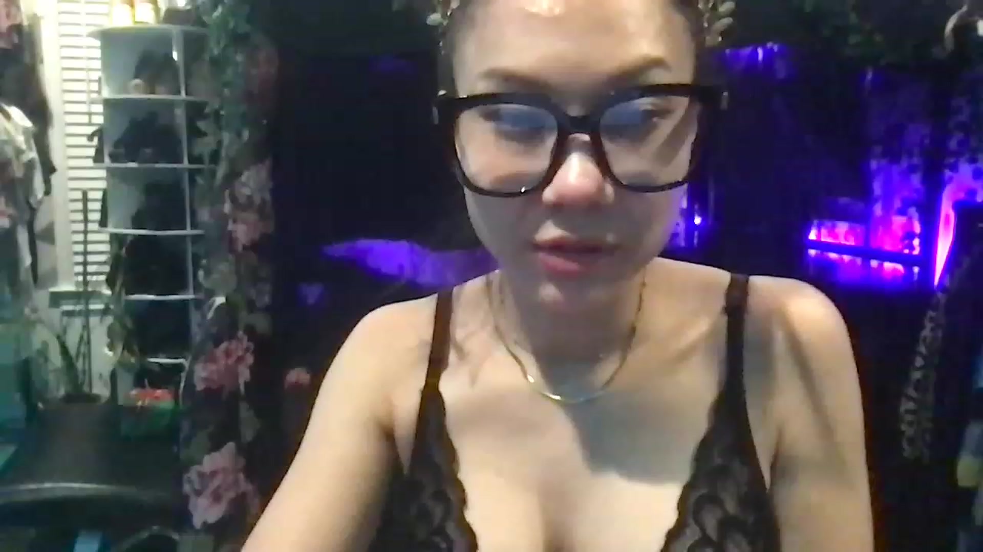 Gallery image thumbnail from kittykiyomi's myfreecams stream on, 12/21/2022, 12:59 image 3 of 20