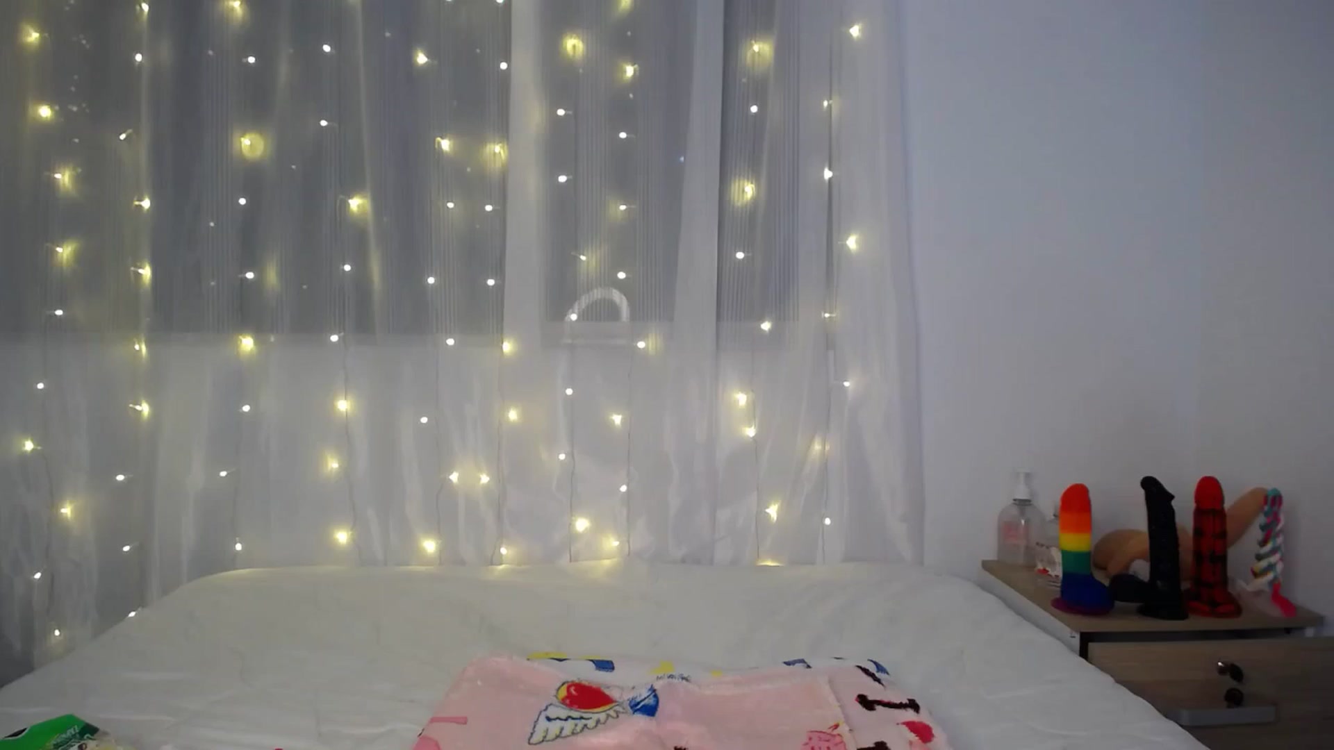 Gallery image thumbnail from kittylove__18's myfreecams stream on, 07/22/2024, 10:03 image 11 of 20