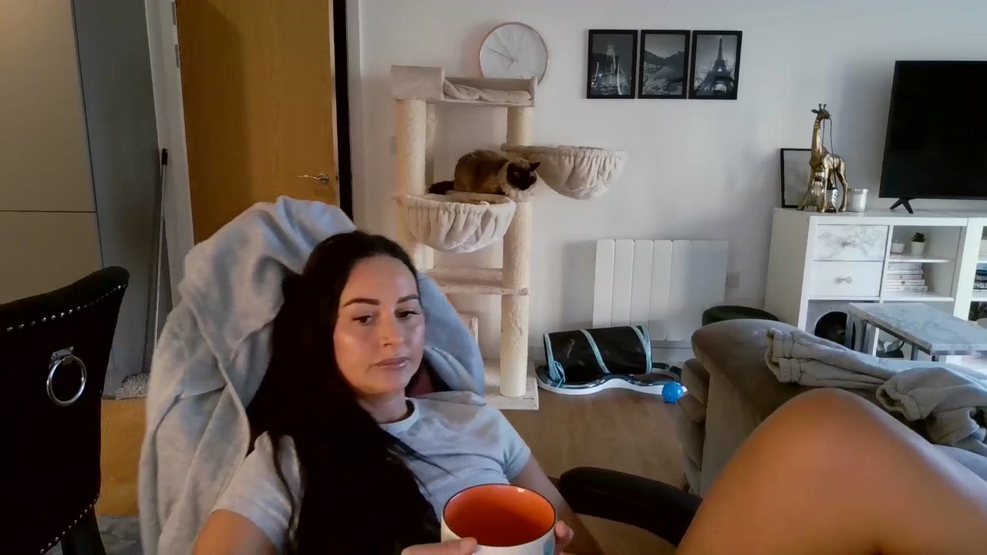 Gallery image thumbnail from kittyviolet's myfreecams stream on, 02/06/2025, 11:19 image 9 of 20