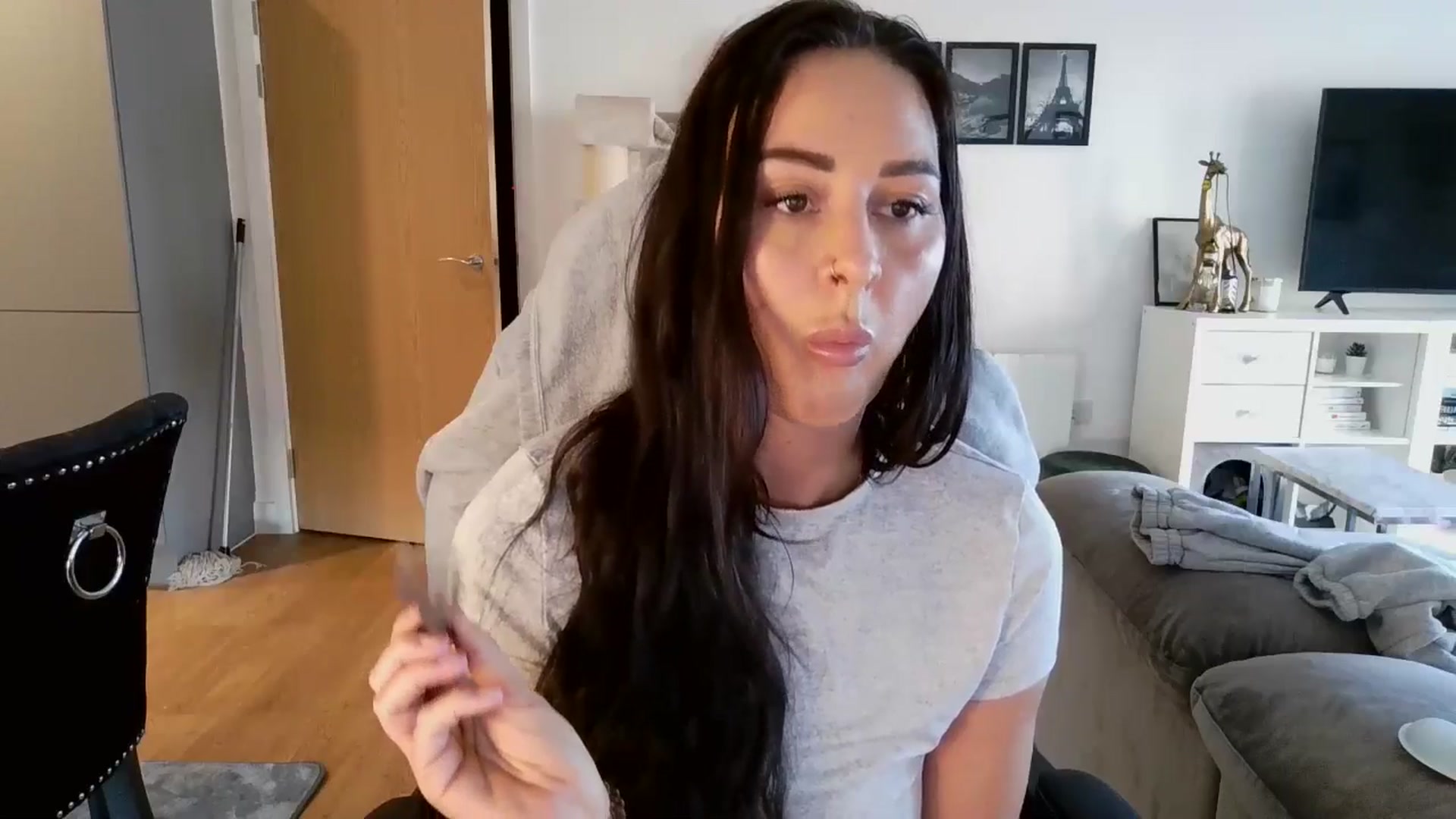 Gallery image thumbnail from kittyviolet's myfreecams stream on, 02/06/2025, 11:19 image 12 of 20