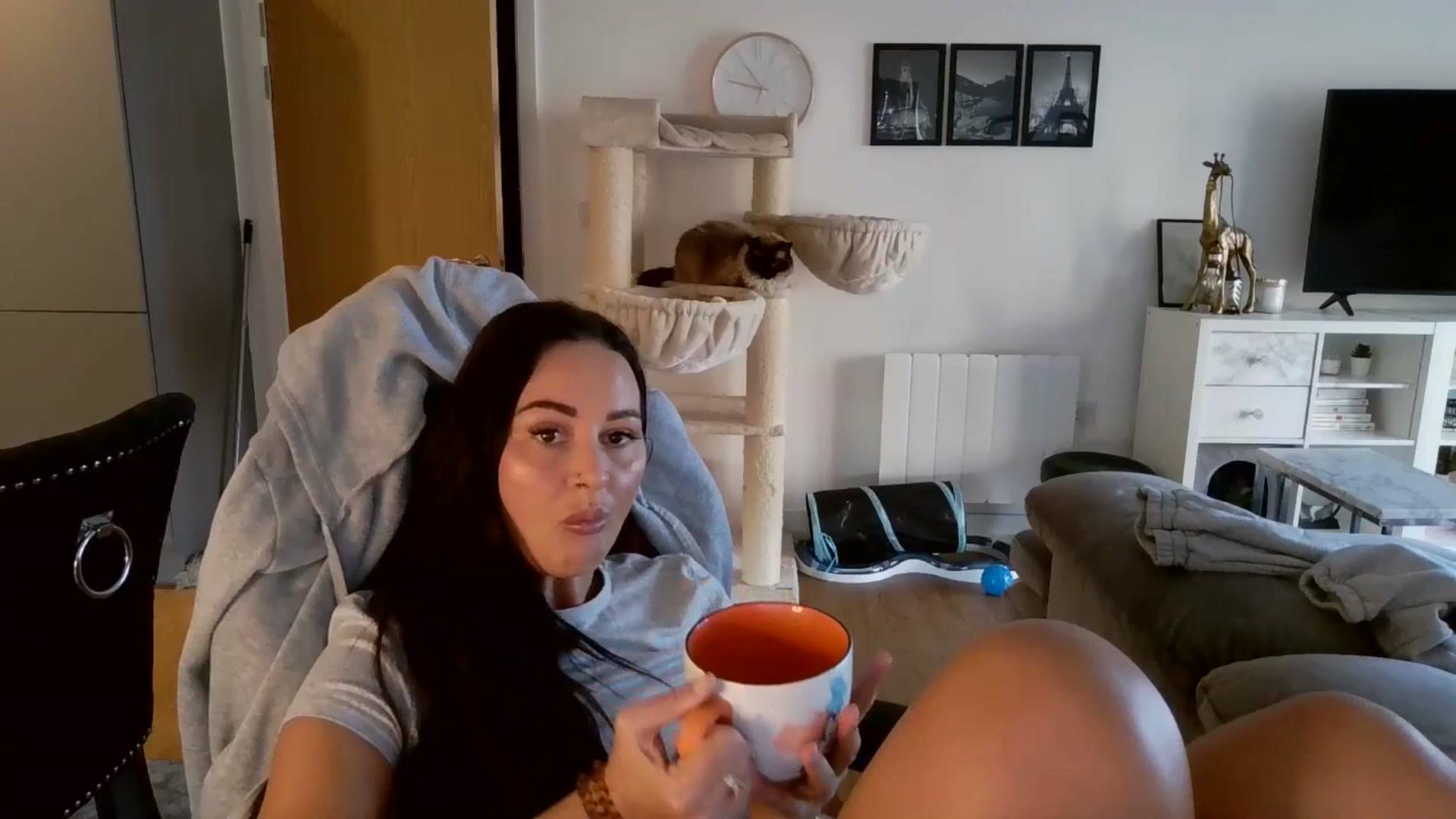 Gallery image thumbnail from kittyviolet's myfreecams stream on, 02/06/2025, 11:19 image 8 of 20