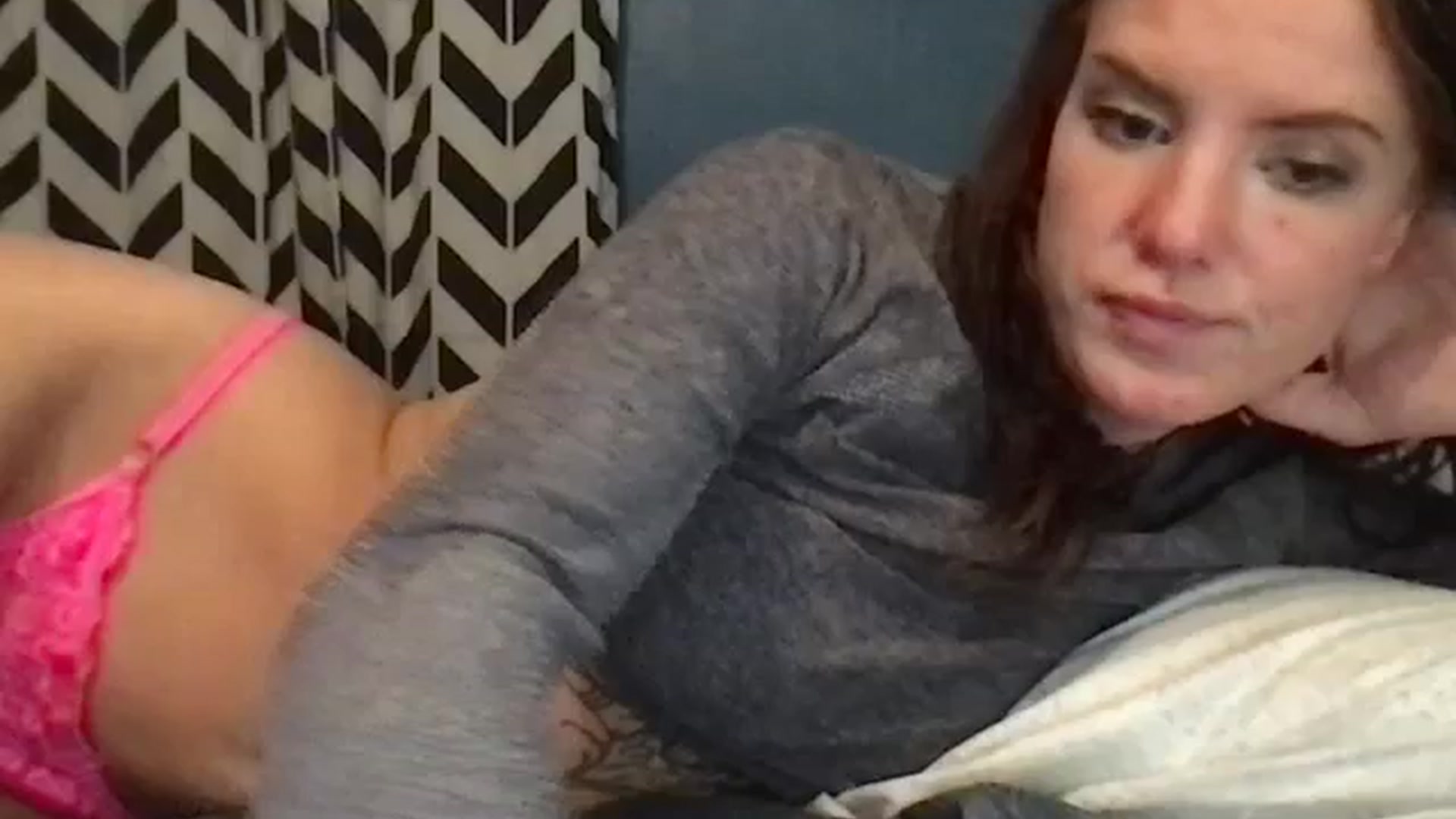 Gallery image thumbnail from kitycatkendra's myfreecams stream on, 11/12/2025, 12:43 image 3 of 20