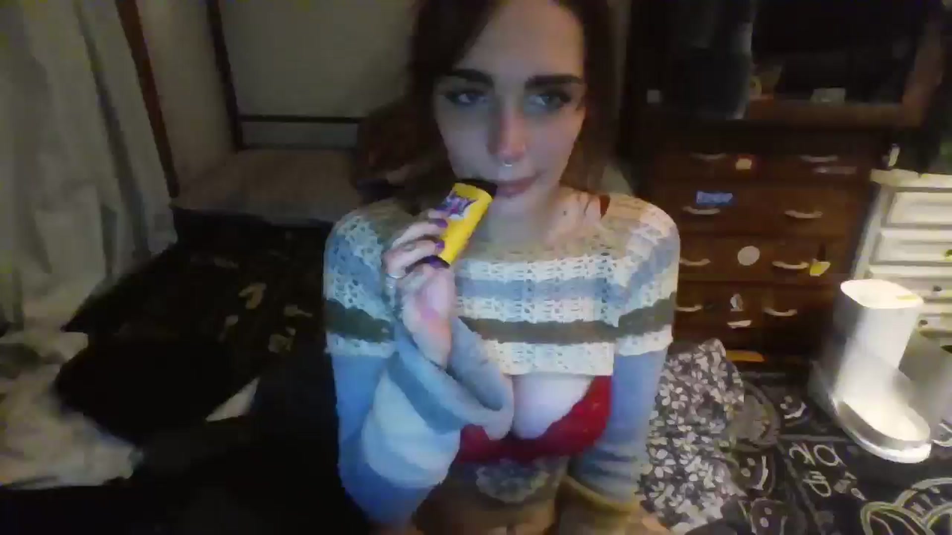 Gallery image thumbnail from kixstix's myfreecams stream on, 12/04/2024, 16:57 image 8 of 20