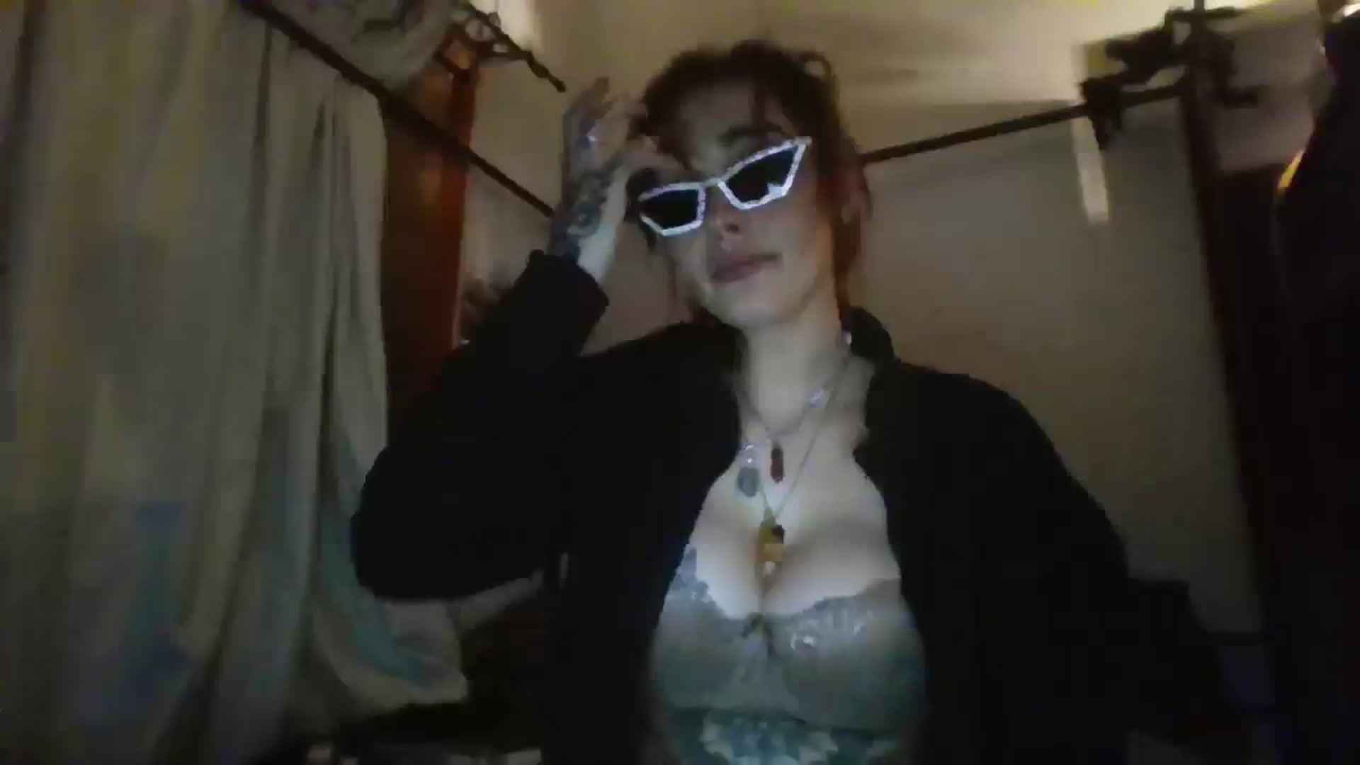Gallery image thumbnail from kixstix's myfreecams stream on, 12/10/2024, 10:01 image 18 of 20