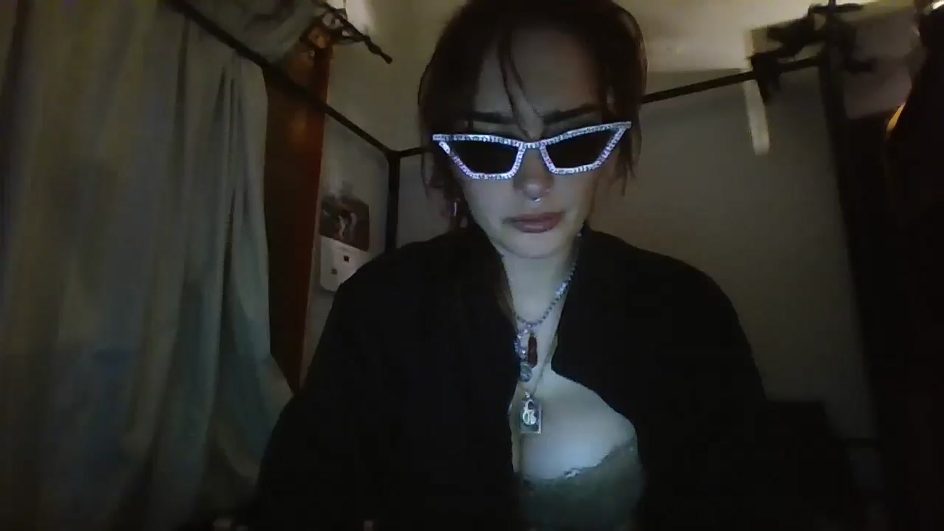 Gallery image thumbnail from kixstix's myfreecams stream on, 12/10/2024, 10:01 image 19 of 20