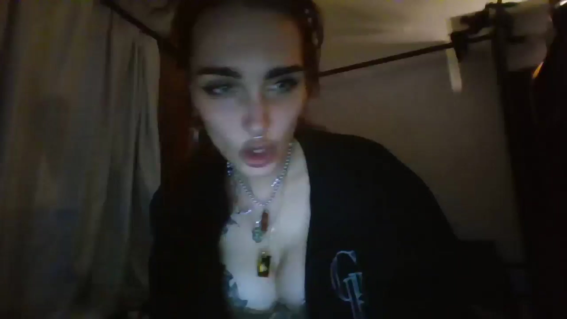 Gallery image thumbnail from kixstix's myfreecams stream on, 12/10/2024, 10:01 image 16 of 20