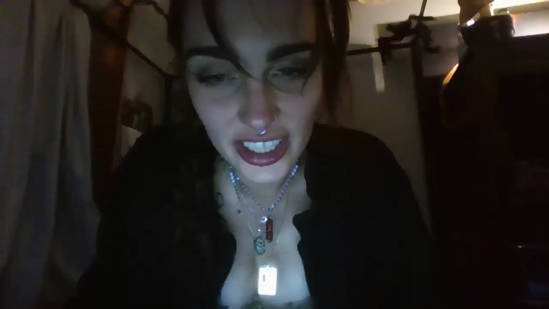Gallery image thumbnail from kixstix's myfreecams stream on, 12/10/2024, 10:21 image 19 of 20