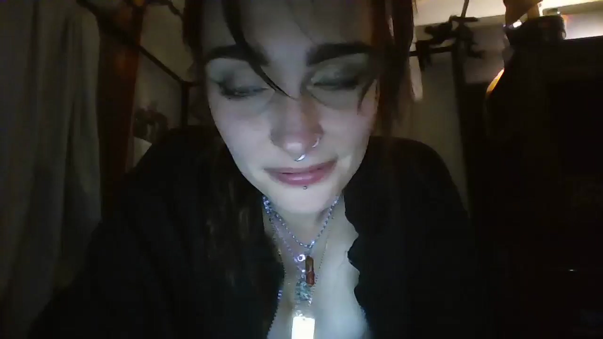 Gallery image thumbnail from kixstix's myfreecams stream on, 12/10/2024, 10:21 image 18 of 20