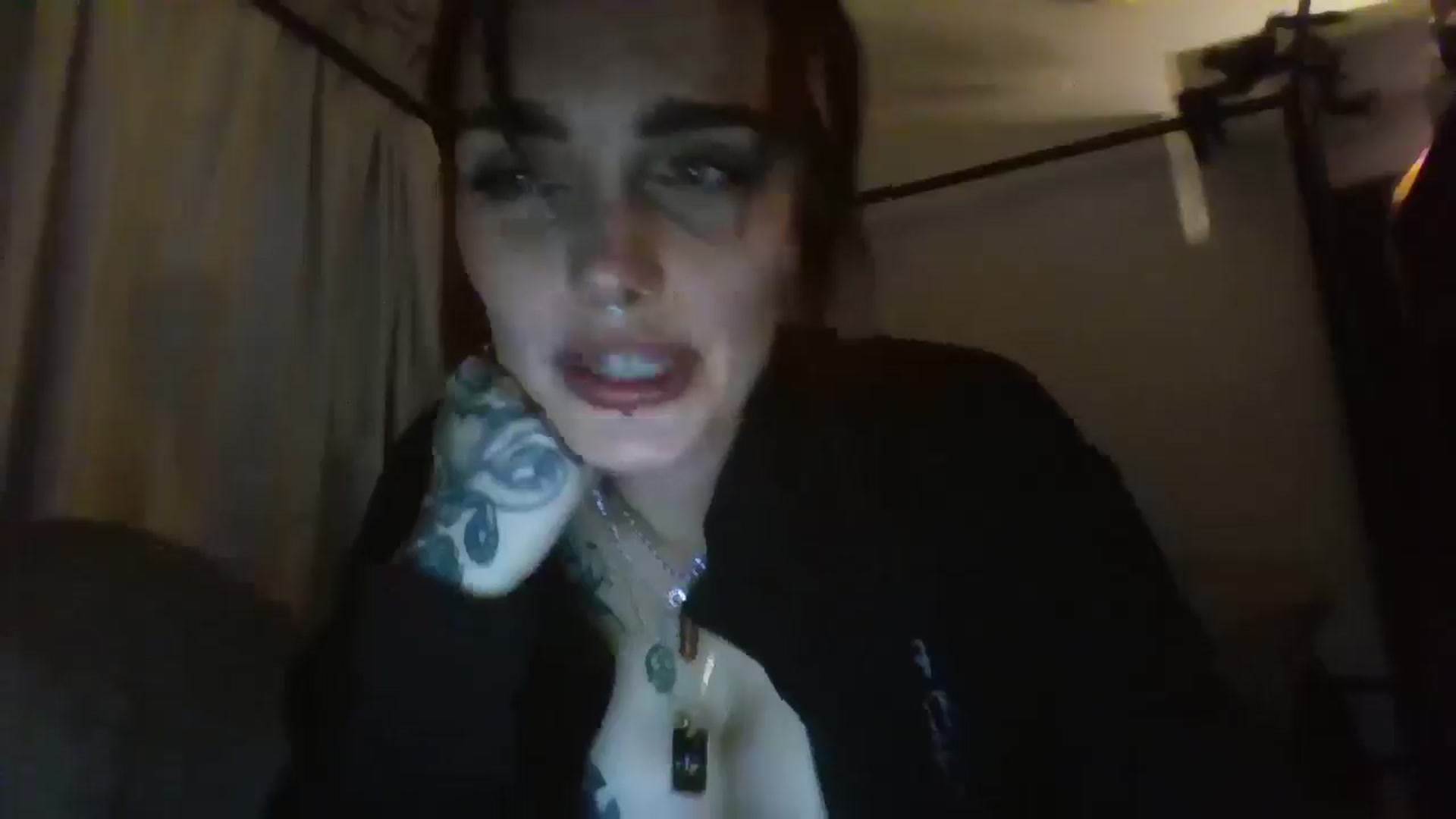 Gallery image thumbnail from kixstix's myfreecams stream on, 12/10/2024, 10:21 image 16 of 20