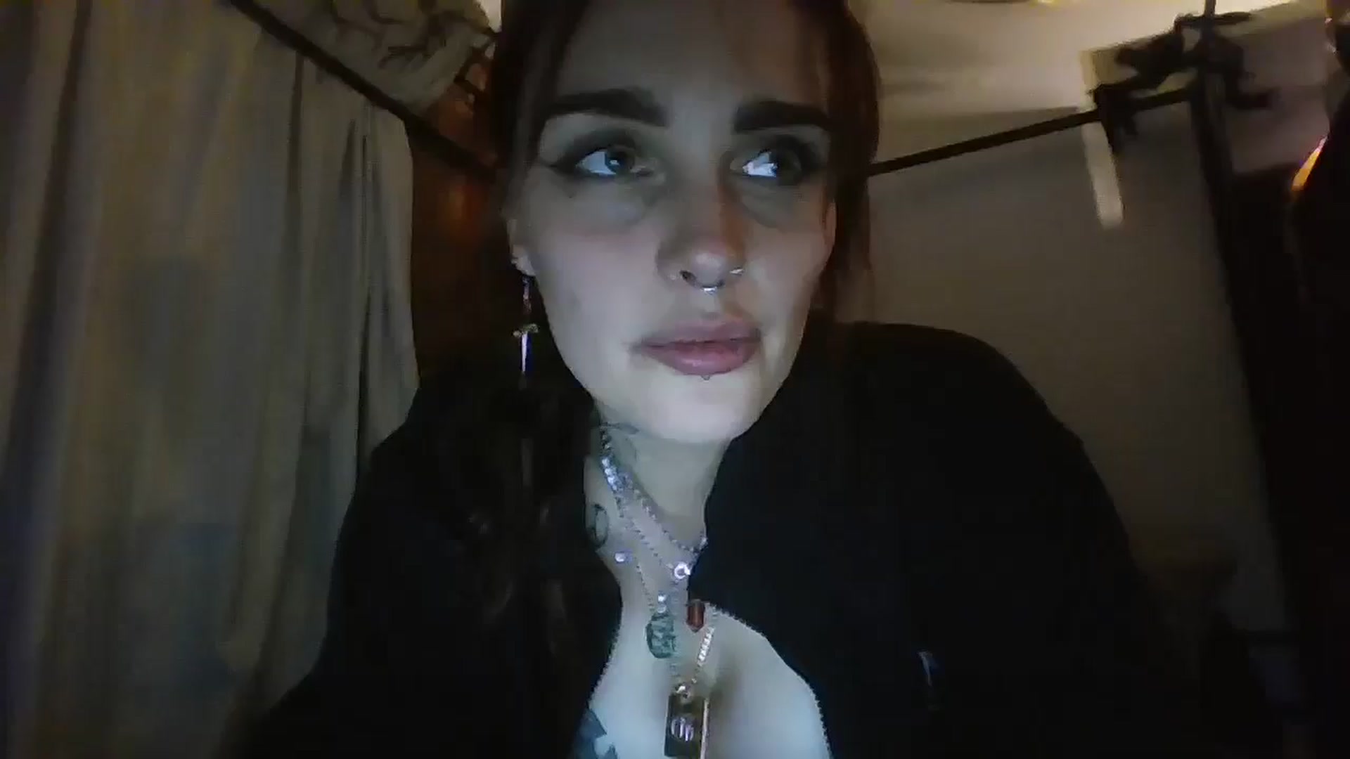 Gallery image thumbnail from kixstix's myfreecams stream on, 12/10/2024, 10:21 image 15 of 20
