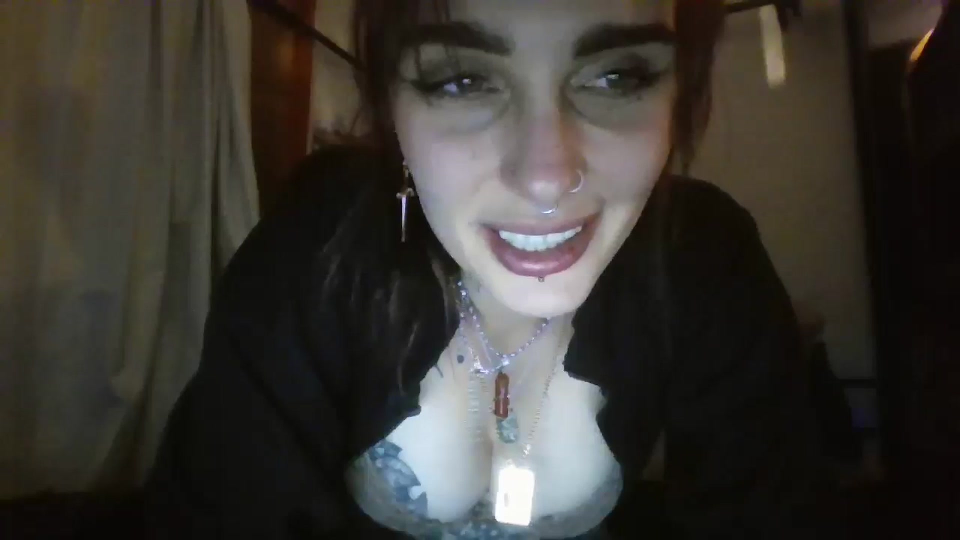 Gallery image thumbnail from kixstix's myfreecams stream on, 12/10/2024, 10:21 image 7 of 20