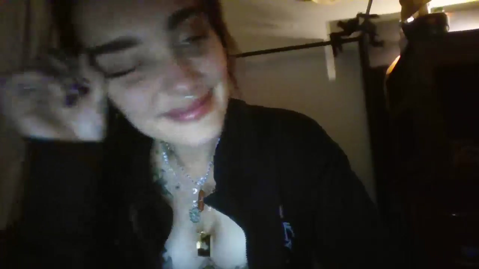 Gallery image thumbnail from kixstix's myfreecams stream on, 12/10/2024, 10:21 image 20 of 20
