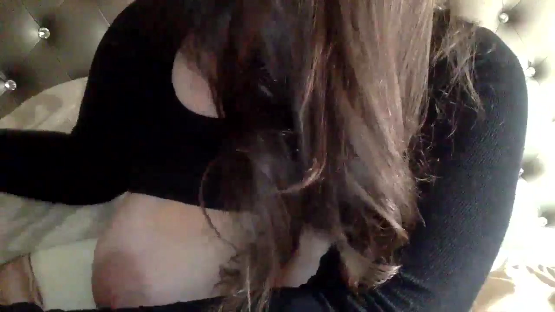 Gallery image thumbnail from kkloud's myfreecams stream on, 12/02/2024, 16:26 image 13 of 20