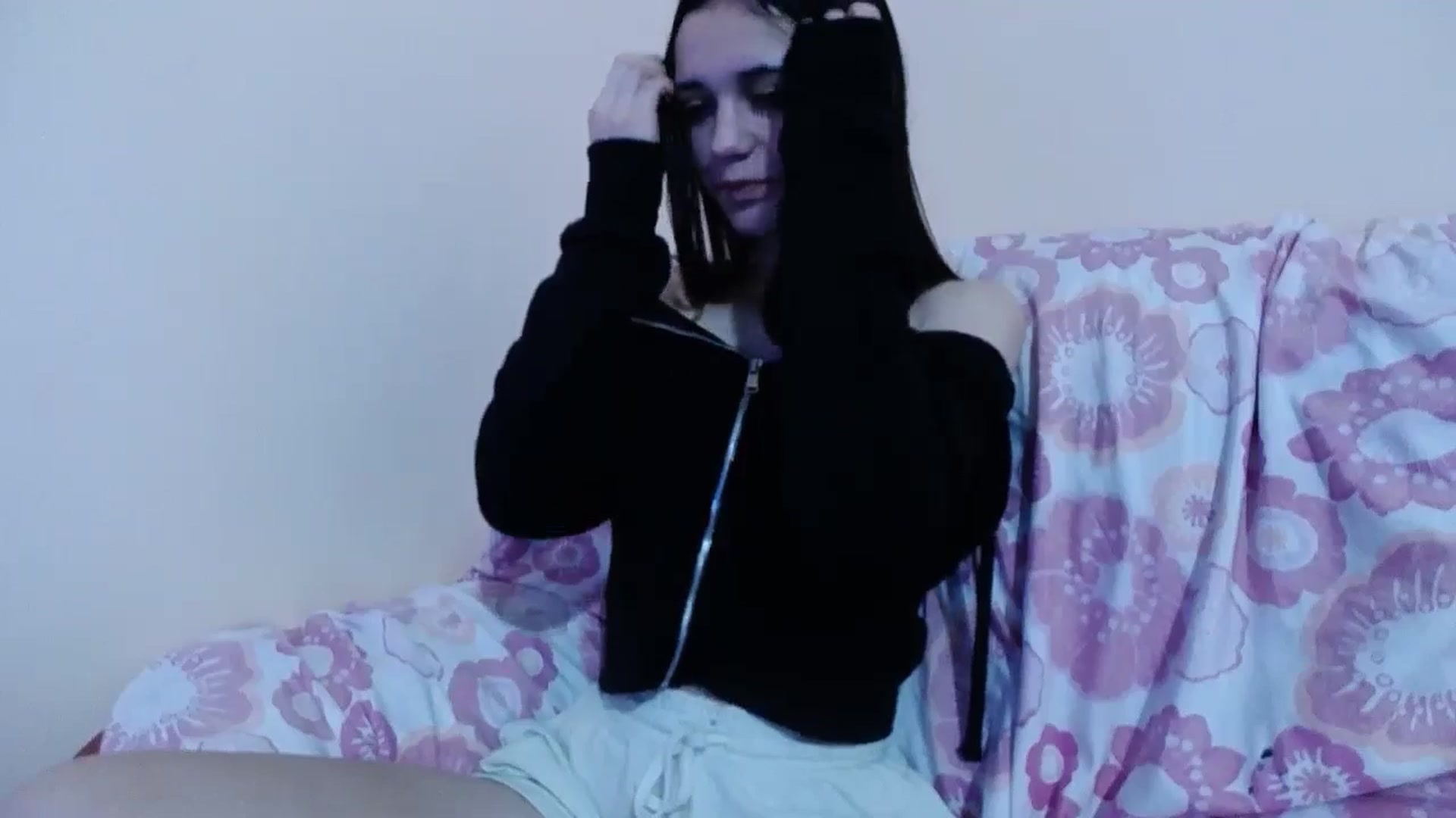 Gallery image thumbnail from kllLr's myfreecams stream on, 11/25/2024, 01:47 image 2 of 20