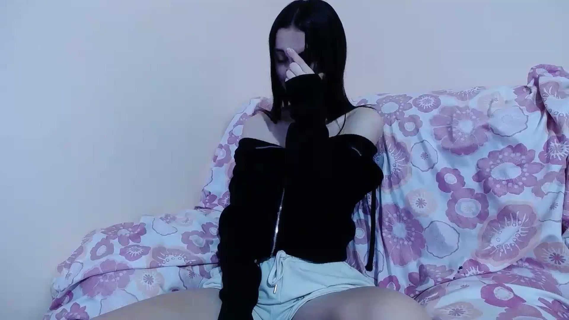 Gallery image thumbnail from kllLr's myfreecams stream on, 11/25/2024, 01:47 image 6 of 20