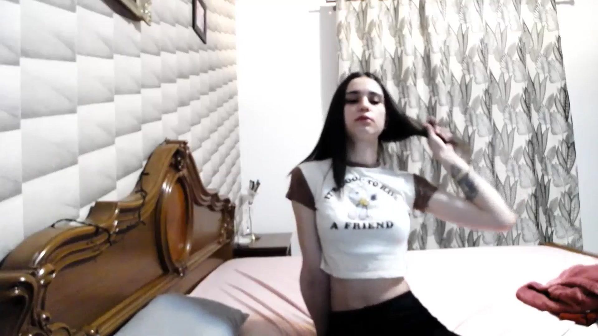 Gallery image thumbnail from kllLr's myfreecams stream on, 12/31/2024, 13:58 image 7 of 20