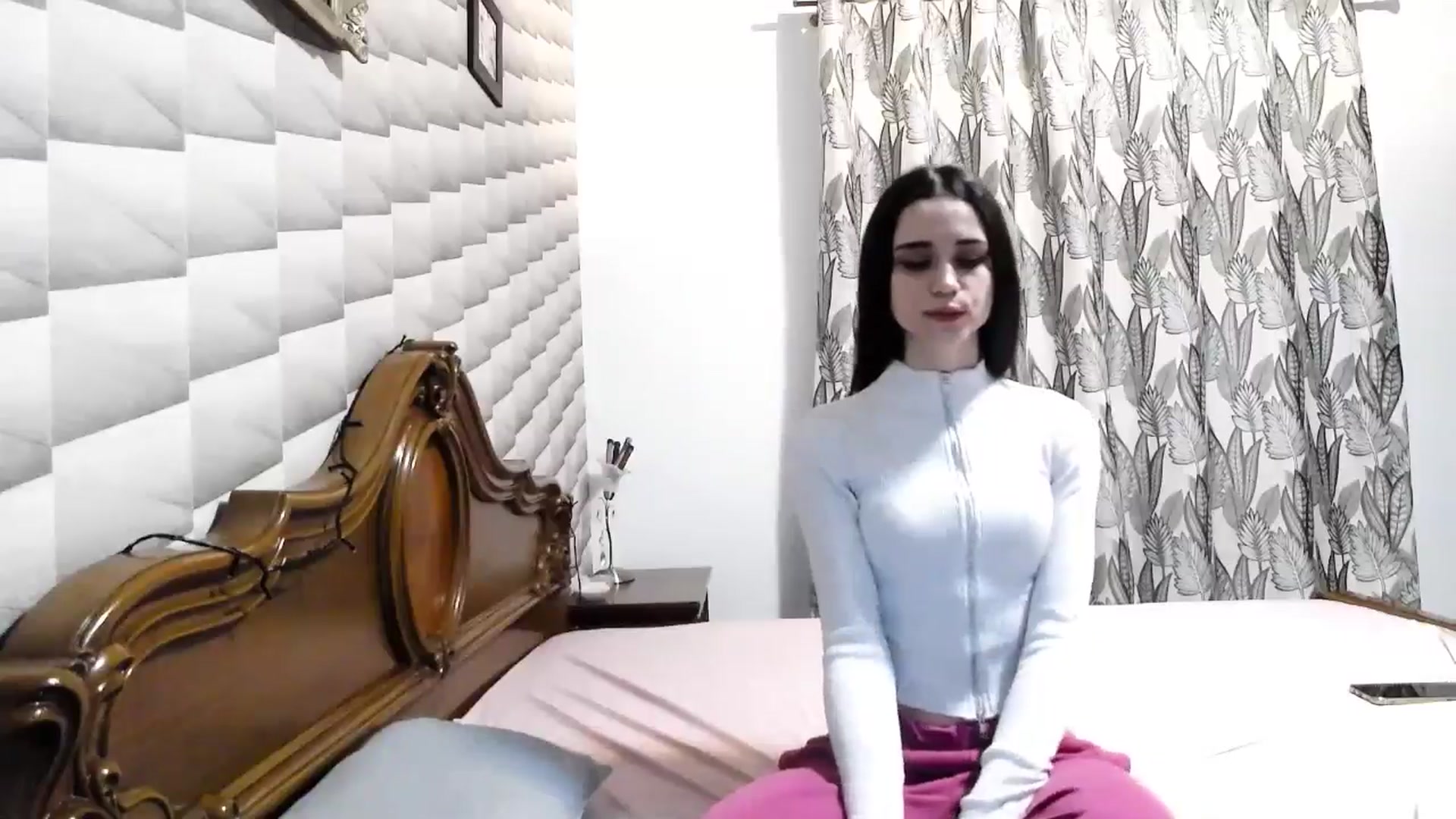 Gallery image thumbnail from kllLr's myfreecams stream on, 12/31/2024, 13:58 image 10 of 20