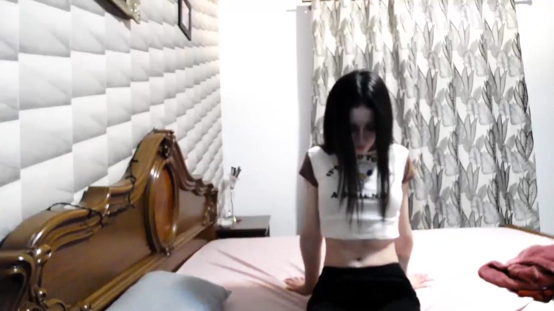 Gallery image thumbnail from kllLr's myfreecams stream on, 12/31/2024, 13:58 image 6 of 20