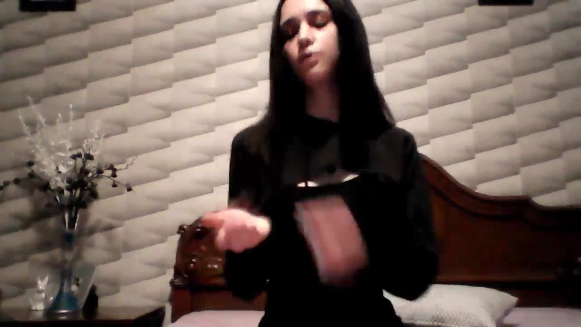 Gallery image thumbnail from kllLr's myfreecams stream on, 01/04/2025, 19:24 image 17 of 20