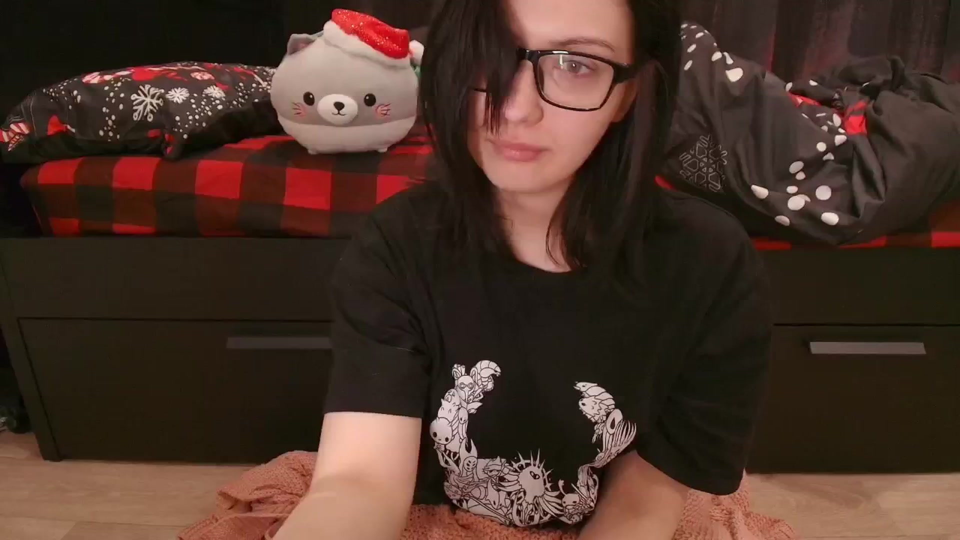 Gallery image thumbnail from kriskringle's myfreecams stream on, 12/03/2025, 02:47 image 7 of 20