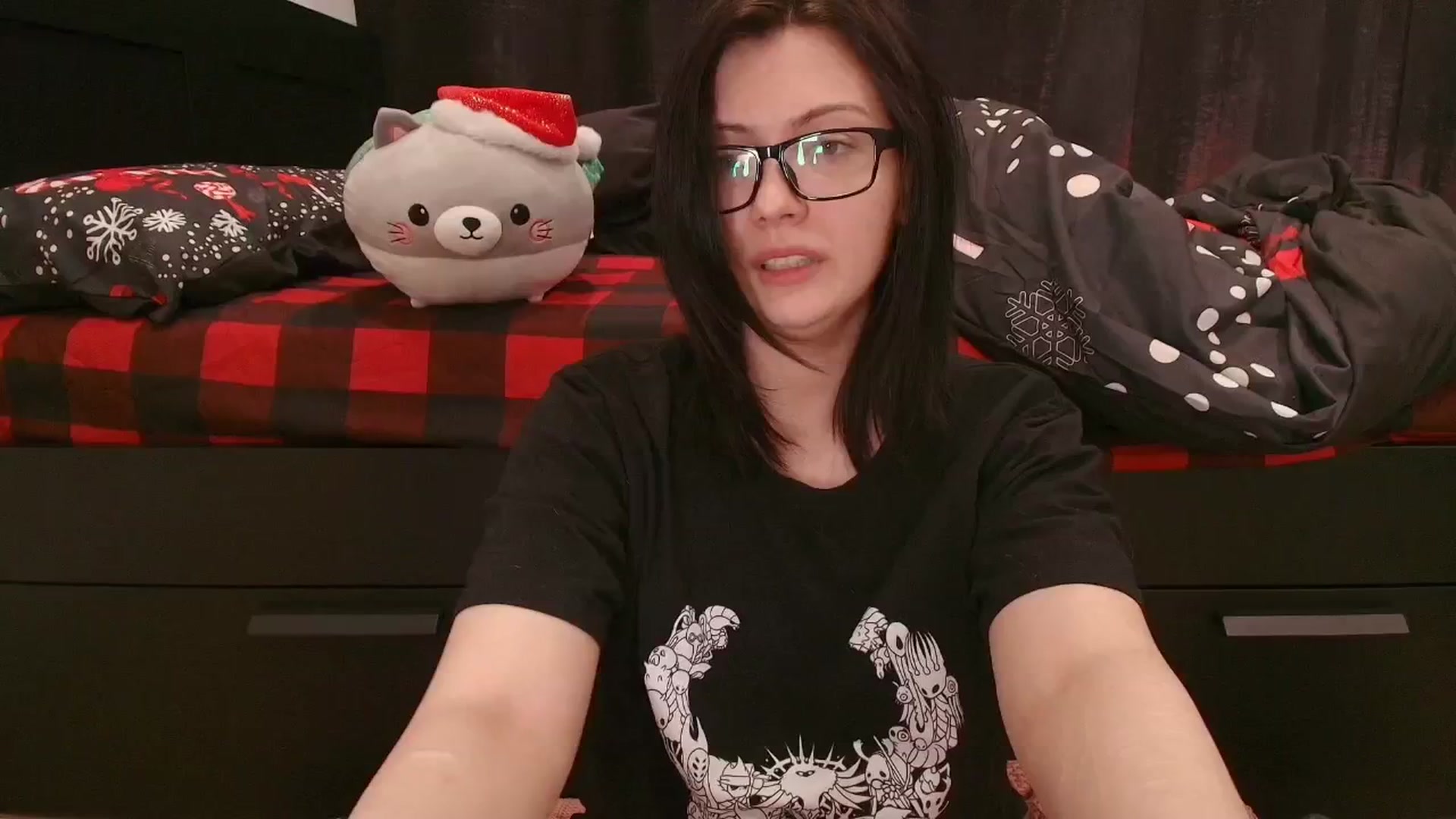 Gallery image thumbnail from kriskringle's myfreecams stream on, 12/03/2025, 02:47 image 17 of 20